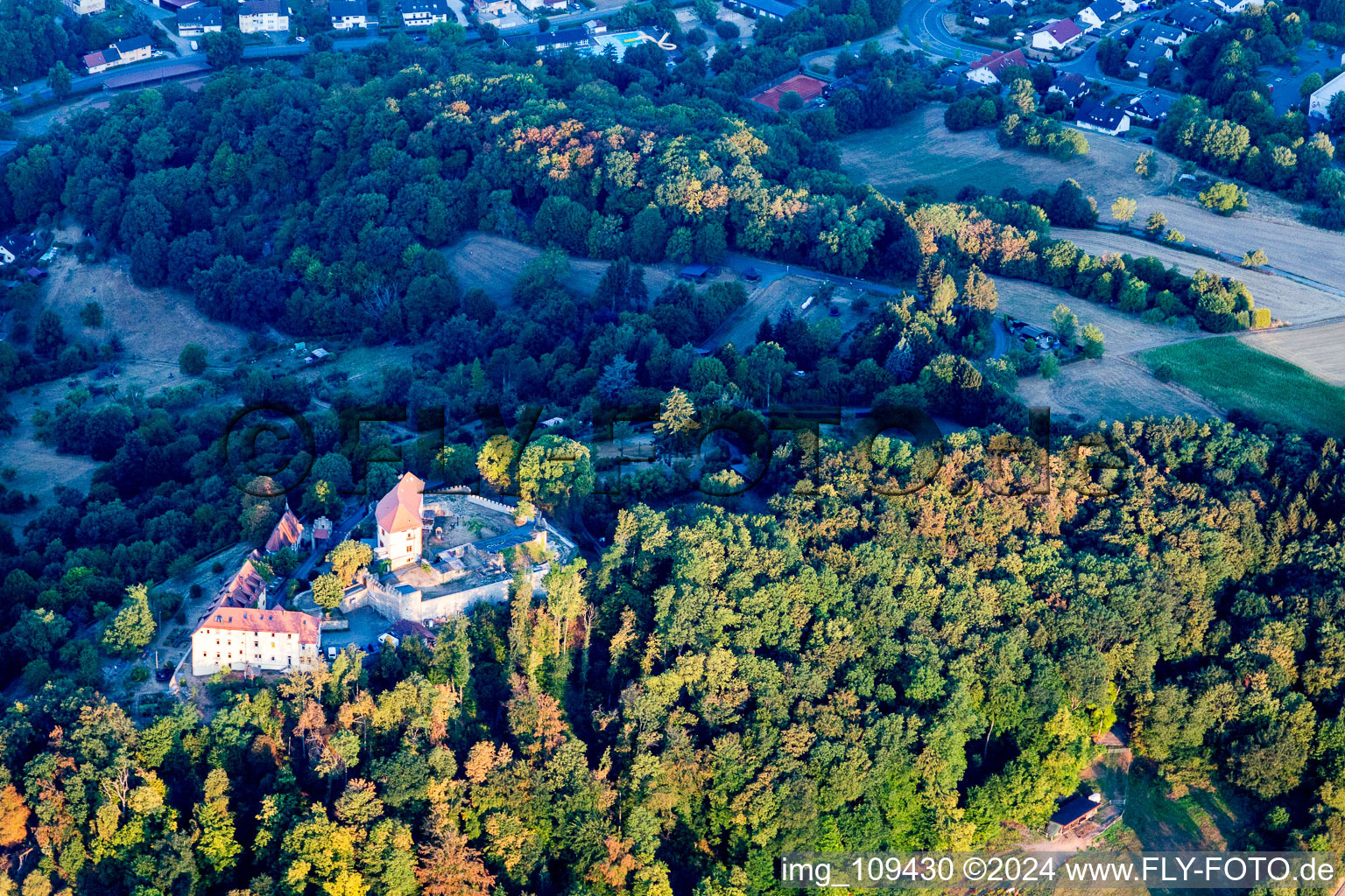 Vue aérienne de Château de Reichenberg à Reichelsheim dans le département Hesse, Allemagne