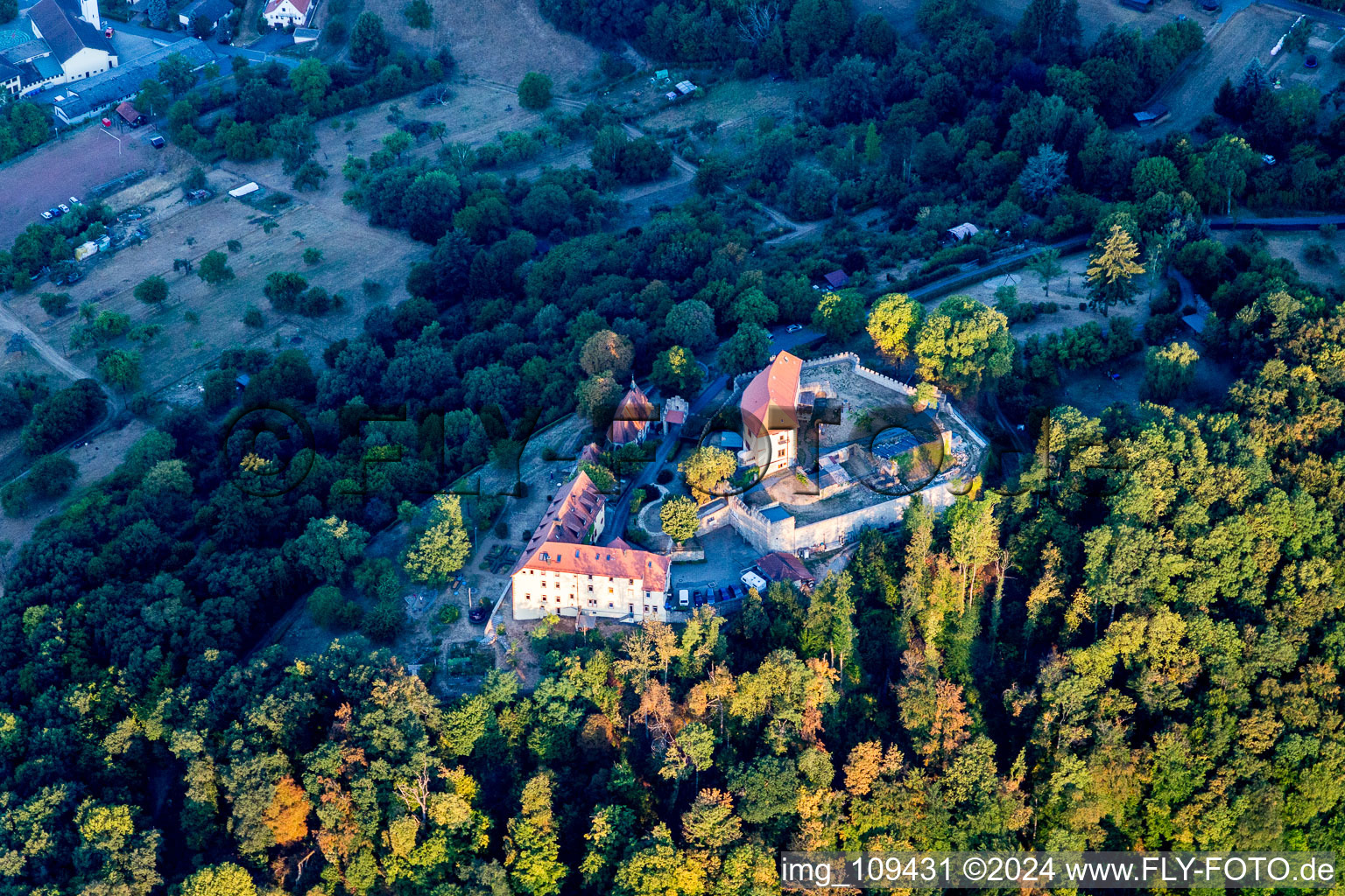 Vue aérienne de Château de Reichenberg à Reichelsheim dans le département Hesse, Allemagne