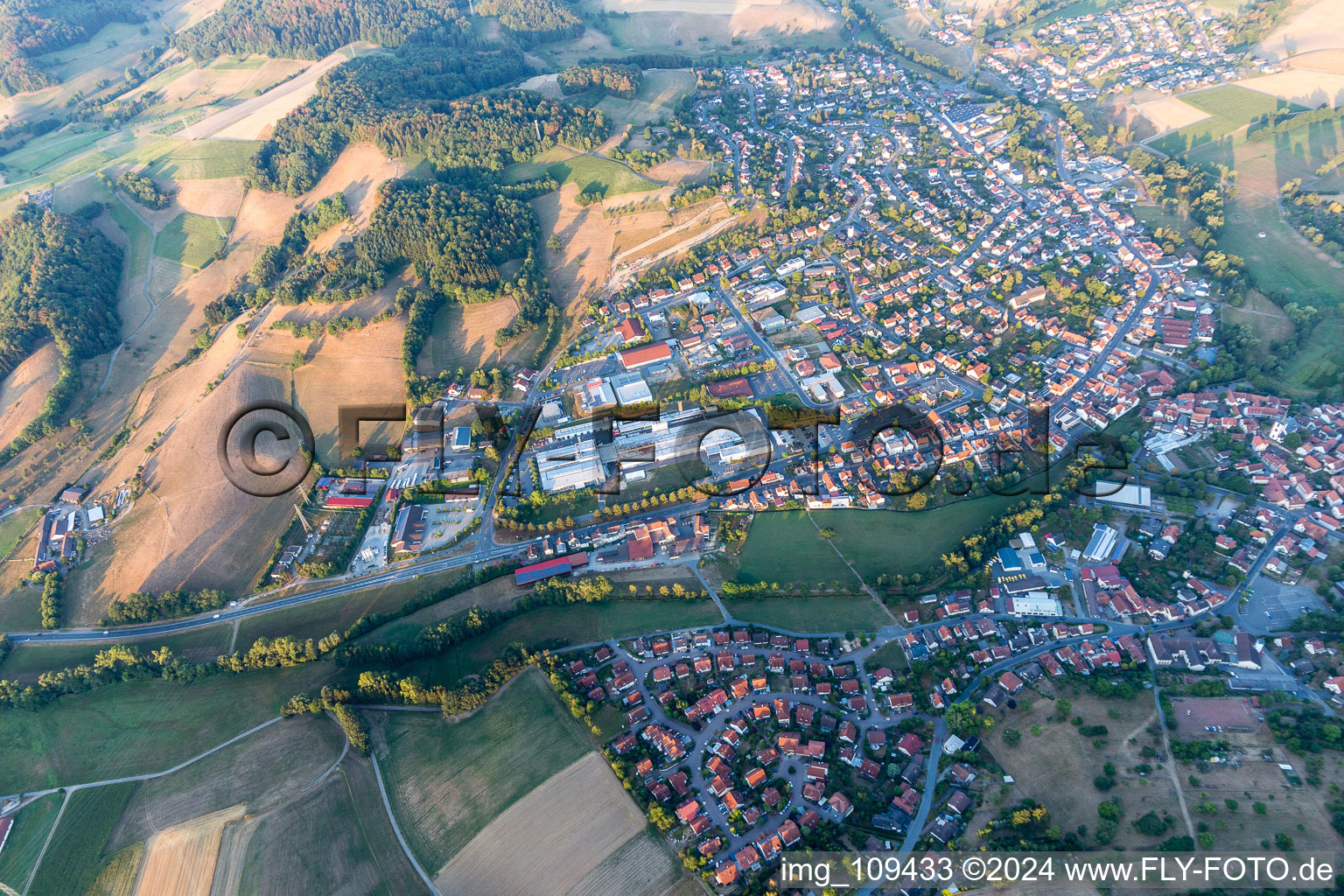 Photographie aérienne de Reichelsheim dans le département Hesse, Allemagne