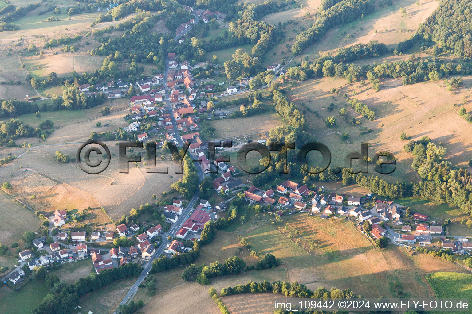 Vue aérienne de Ellenbach dans le département Hesse, Allemagne