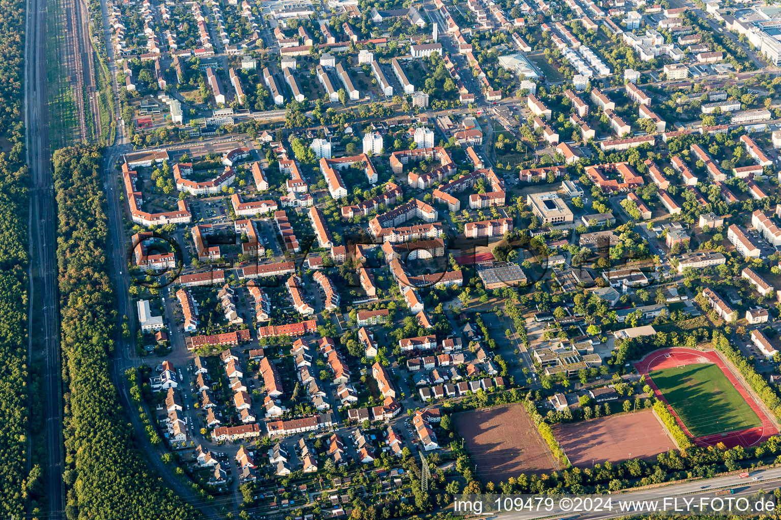 Quartier Schönau in Mannheim dans le département Bade-Wurtemberg, Allemagne depuis l'avion