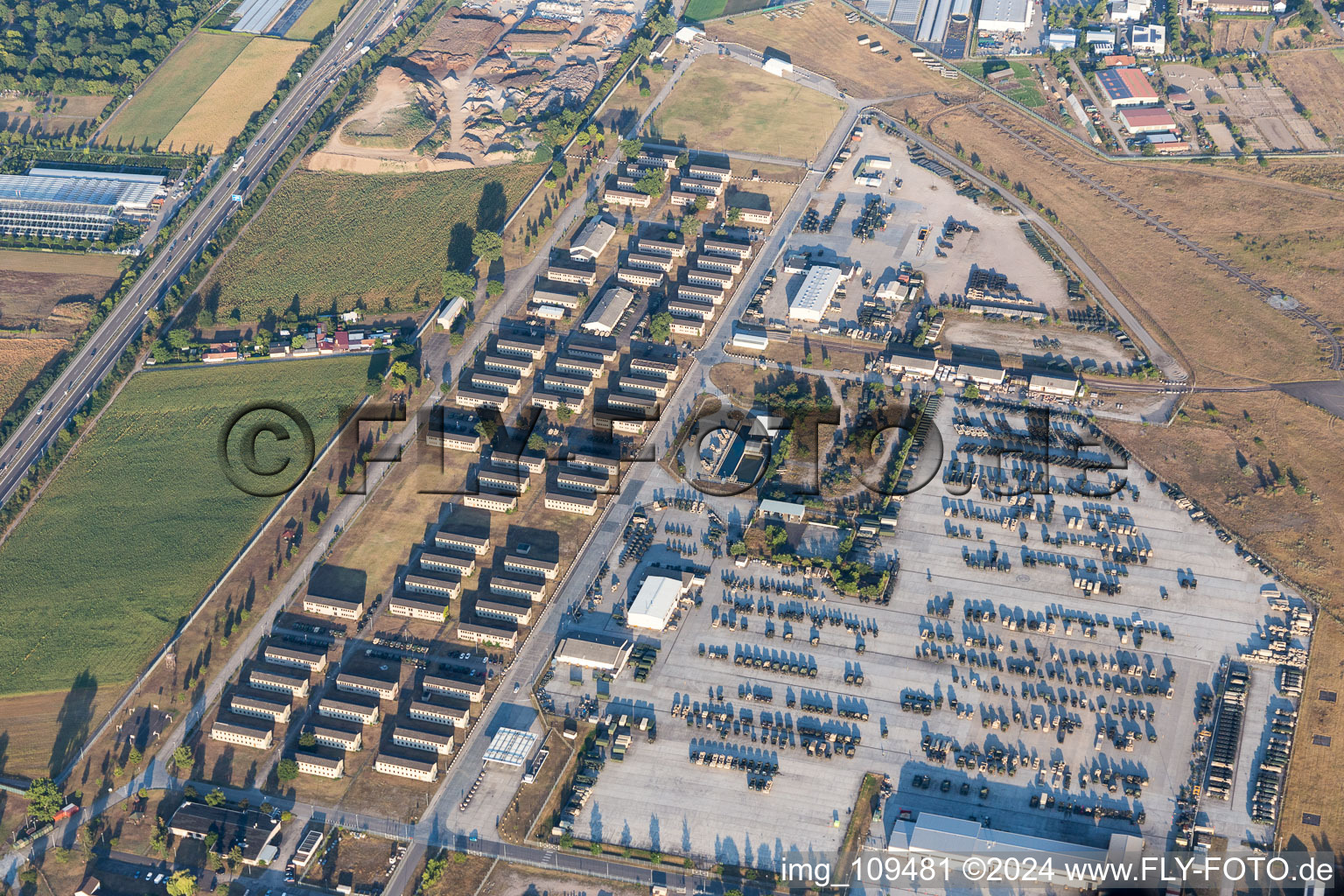 Vue aérienne de Caserne militaire américaine Coleman Barack à le quartier Sandhofen in Mannheim dans le département Bade-Wurtemberg, Allemagne