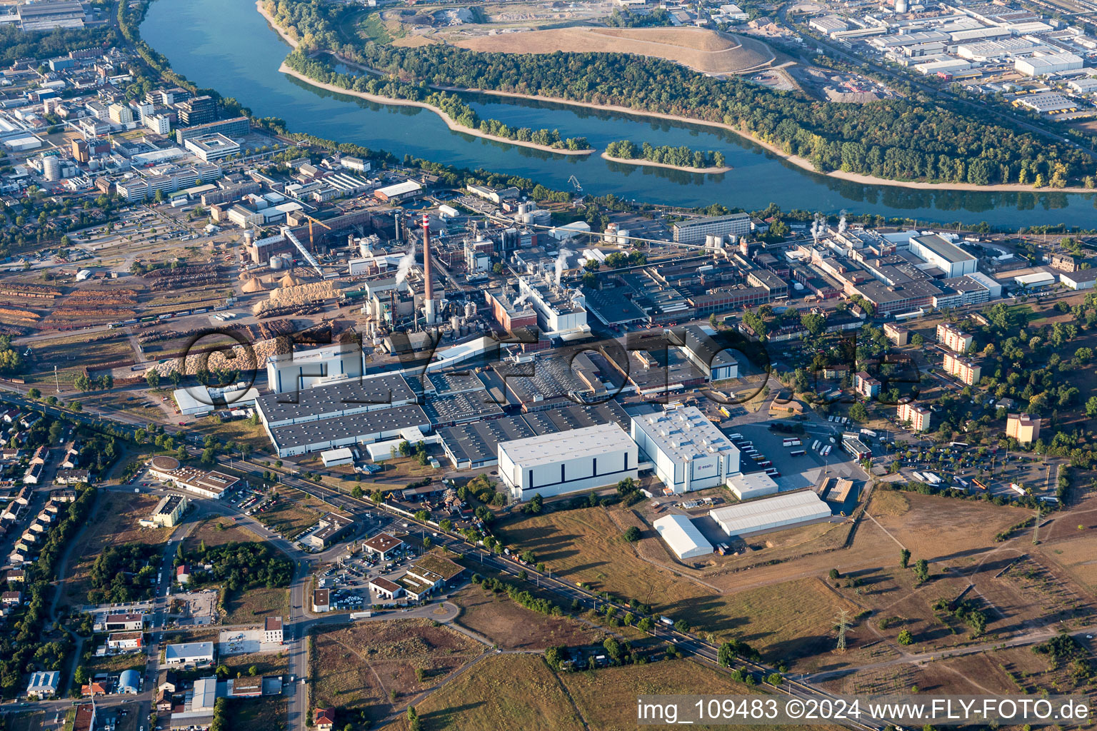 Vue aérienne de ZÉWA à le quartier Sandhofen in Mannheim dans le département Bade-Wurtemberg, Allemagne