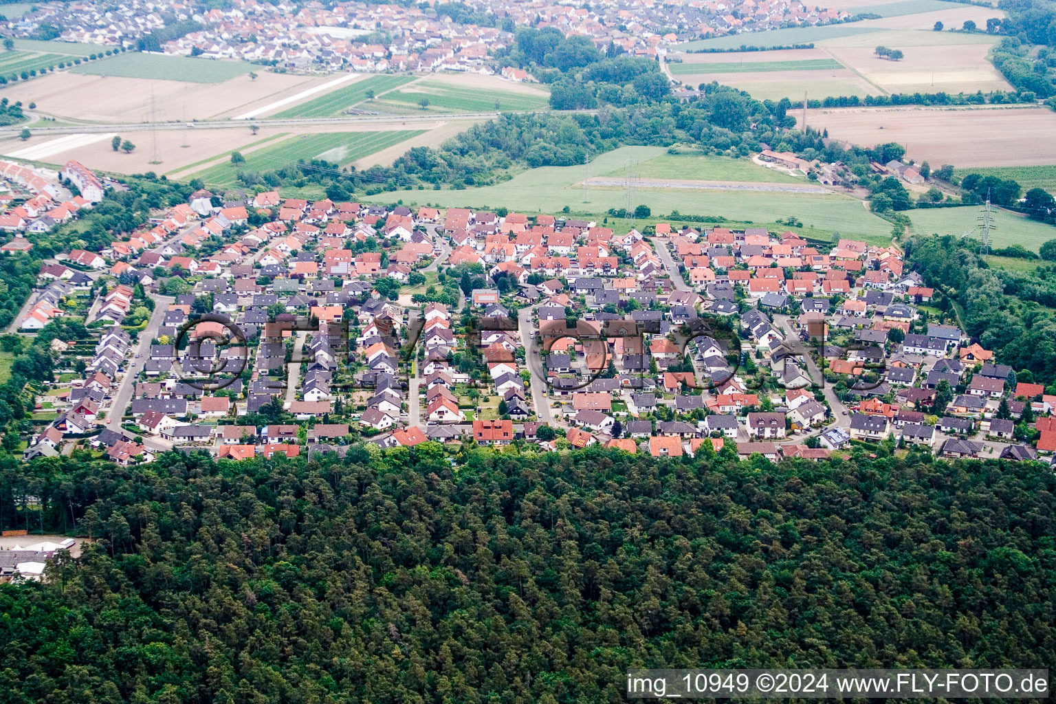 Vue d'oiseau de Rülzheim dans le département Rhénanie-Palatinat, Allemagne