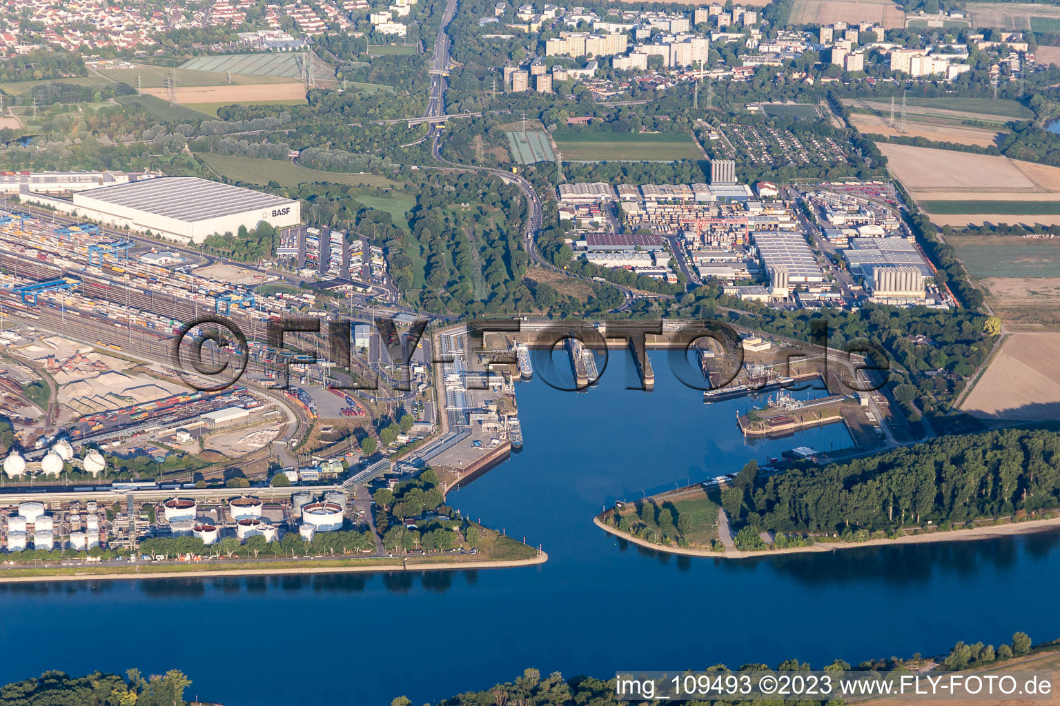 Photographie aérienne de Quartier BASF in Ludwigshafen am Rhein dans le département Rhénanie-Palatinat, Allemagne