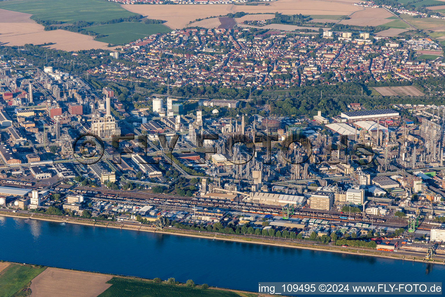 Quartier BASF in Ludwigshafen am Rhein dans le département Rhénanie-Palatinat, Allemagne d'en haut