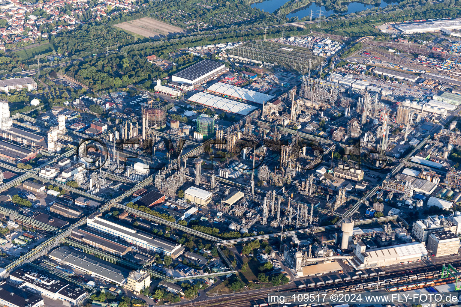 Quartier BASF in Ludwigshafen am Rhein dans le département Rhénanie-Palatinat, Allemagne vue du ciel