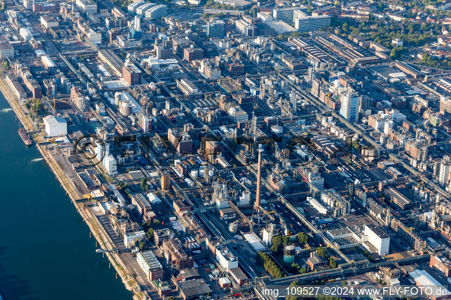 Quartier BASF in Ludwigshafen am Rhein dans le département Rhénanie-Palatinat, Allemagne hors des airs