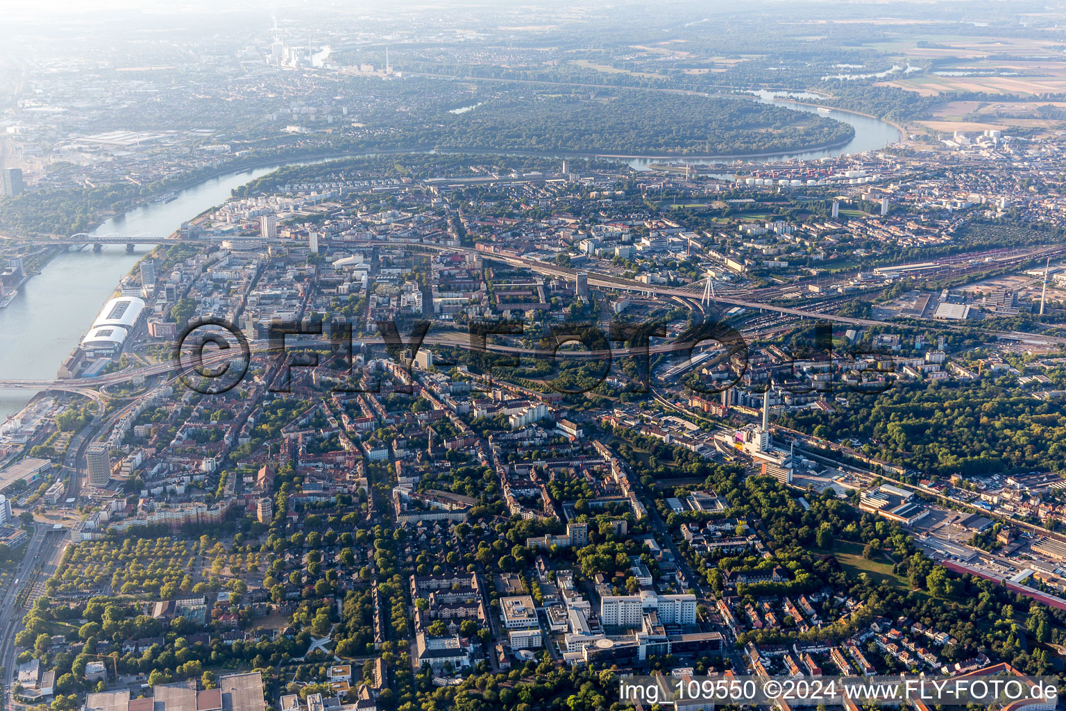 Photographie aérienne de Quartier Mitte in Ludwigshafen am Rhein dans le département Rhénanie-Palatinat, Allemagne