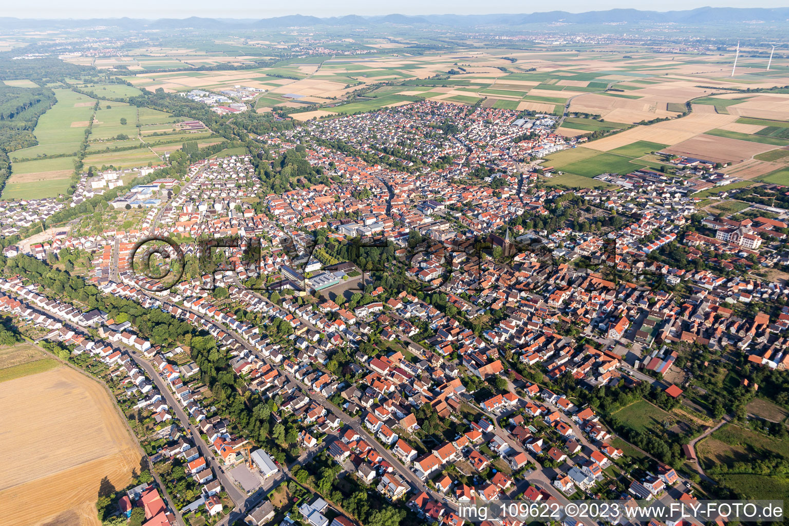 Vue d'oiseau de Quartier Herxheim in Herxheim bei Landau dans le département Rhénanie-Palatinat, Allemagne