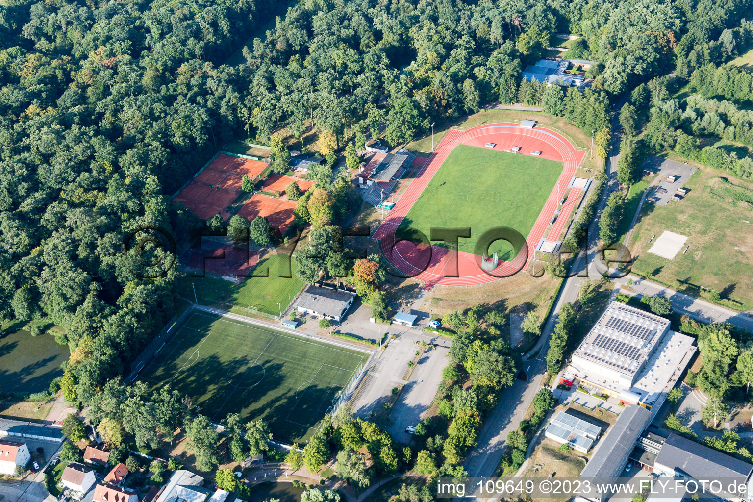 Vue aérienne de Stade Bienwald à Kandel dans le département Rhénanie-Palatinat, Allemagne