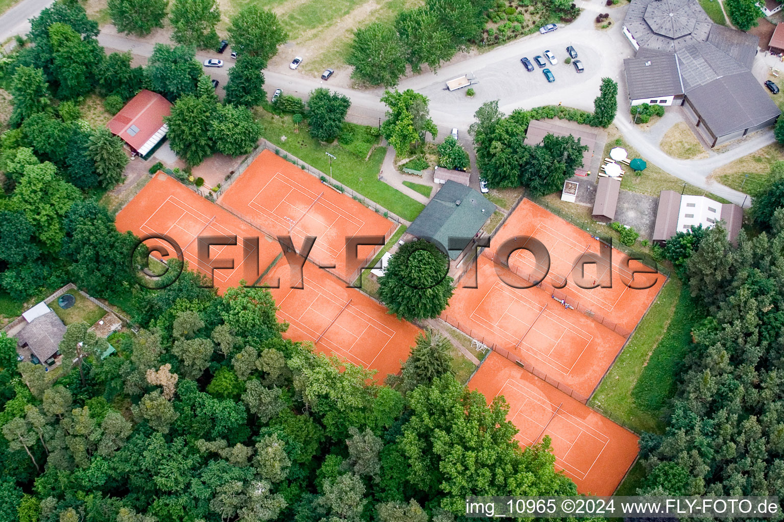 Vue d'oiseau de Club de tennis à Rülzheim dans le département Rhénanie-Palatinat, Allemagne