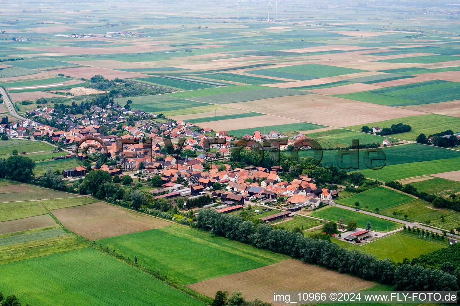 Herxheimweyher dans le département Rhénanie-Palatinat, Allemagne vue du ciel