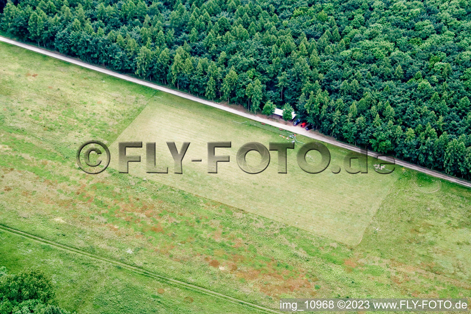 Vue aérienne de Aérodrome modèle MSC Rülzheim vu du nord-ouest à Rülzheim dans le département Rhénanie-Palatinat, Allemagne