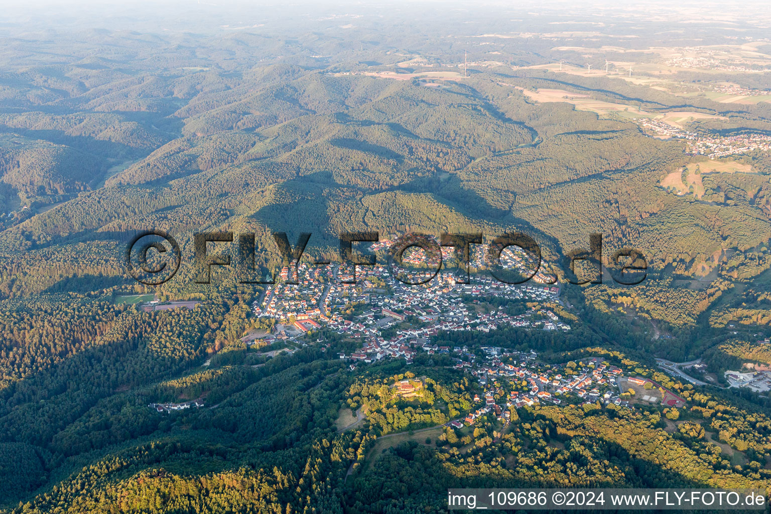 Vue oblique de Ruppertsweiler dans le département Rhénanie-Palatinat, Allemagne