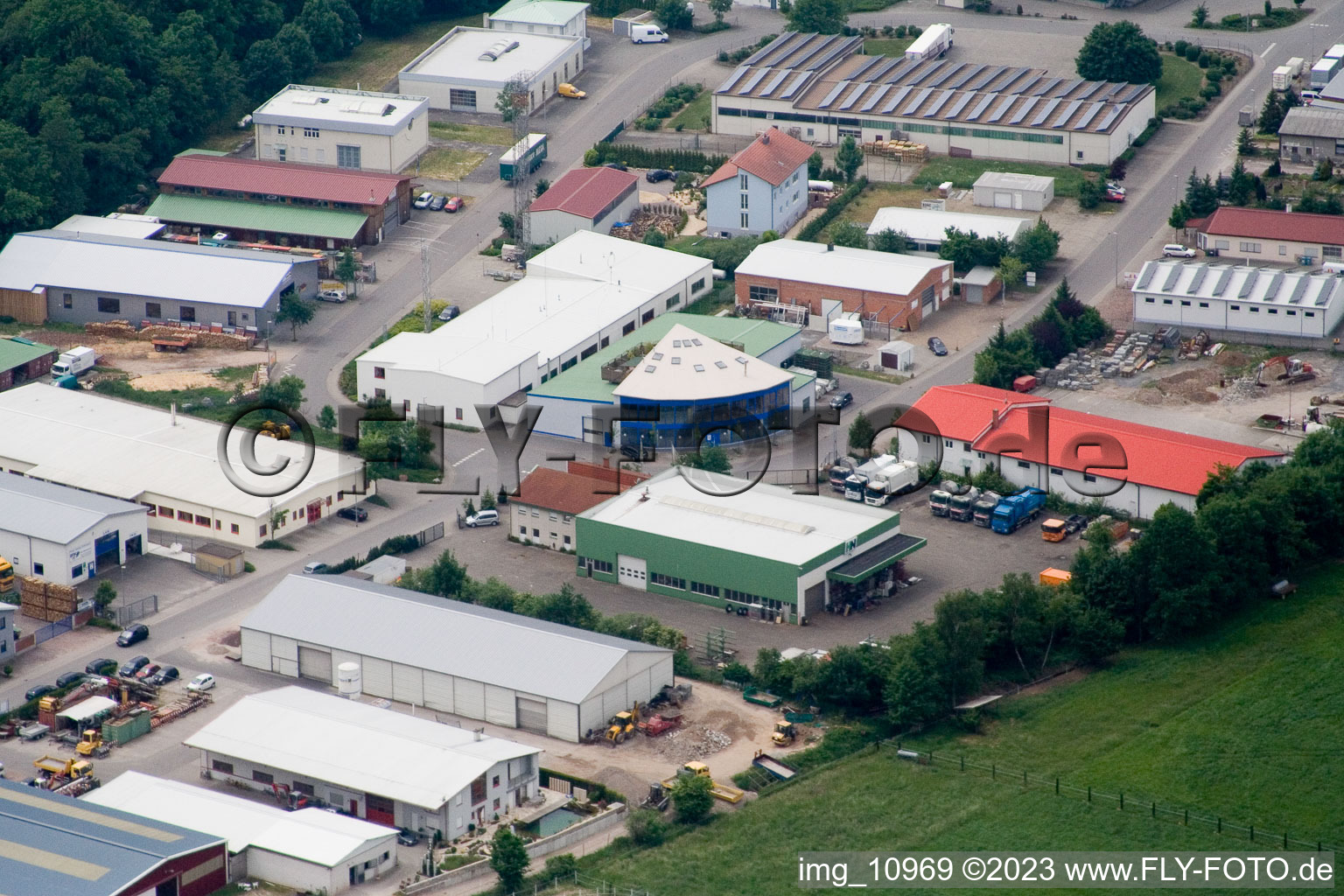 Vue aérienne de Zone commerciale Est à le quartier Herxheim in Herxheim bei Landau dans le département Rhénanie-Palatinat, Allemagne