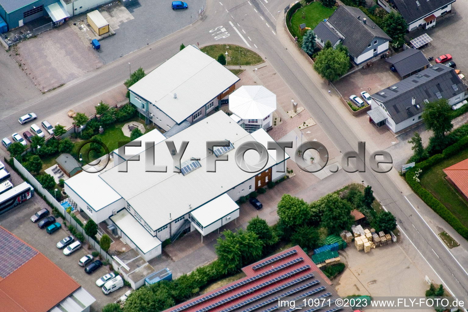 Vue aérienne de Zone commerciale Est à le quartier Herxheim in Herxheim bei Landau dans le département Rhénanie-Palatinat, Allemagne