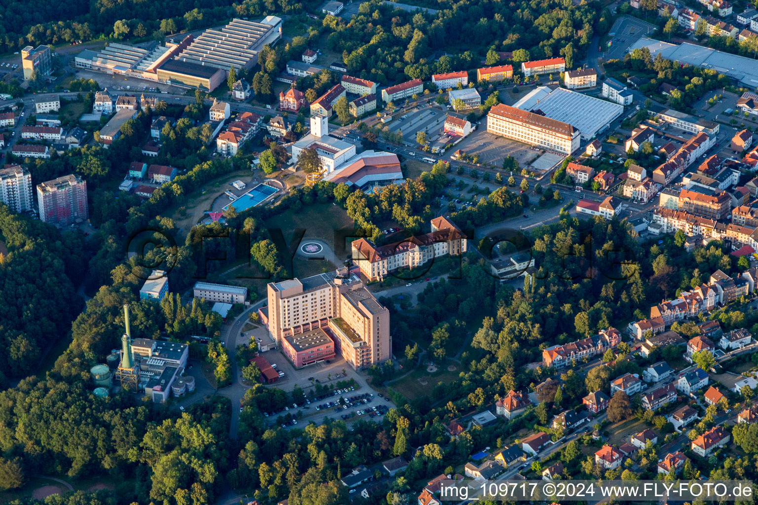 Vue aérienne de Parc de l'Air et des Bains, Hôpital Municipal à Pirmasens dans le département Rhénanie-Palatinat, Allemagne