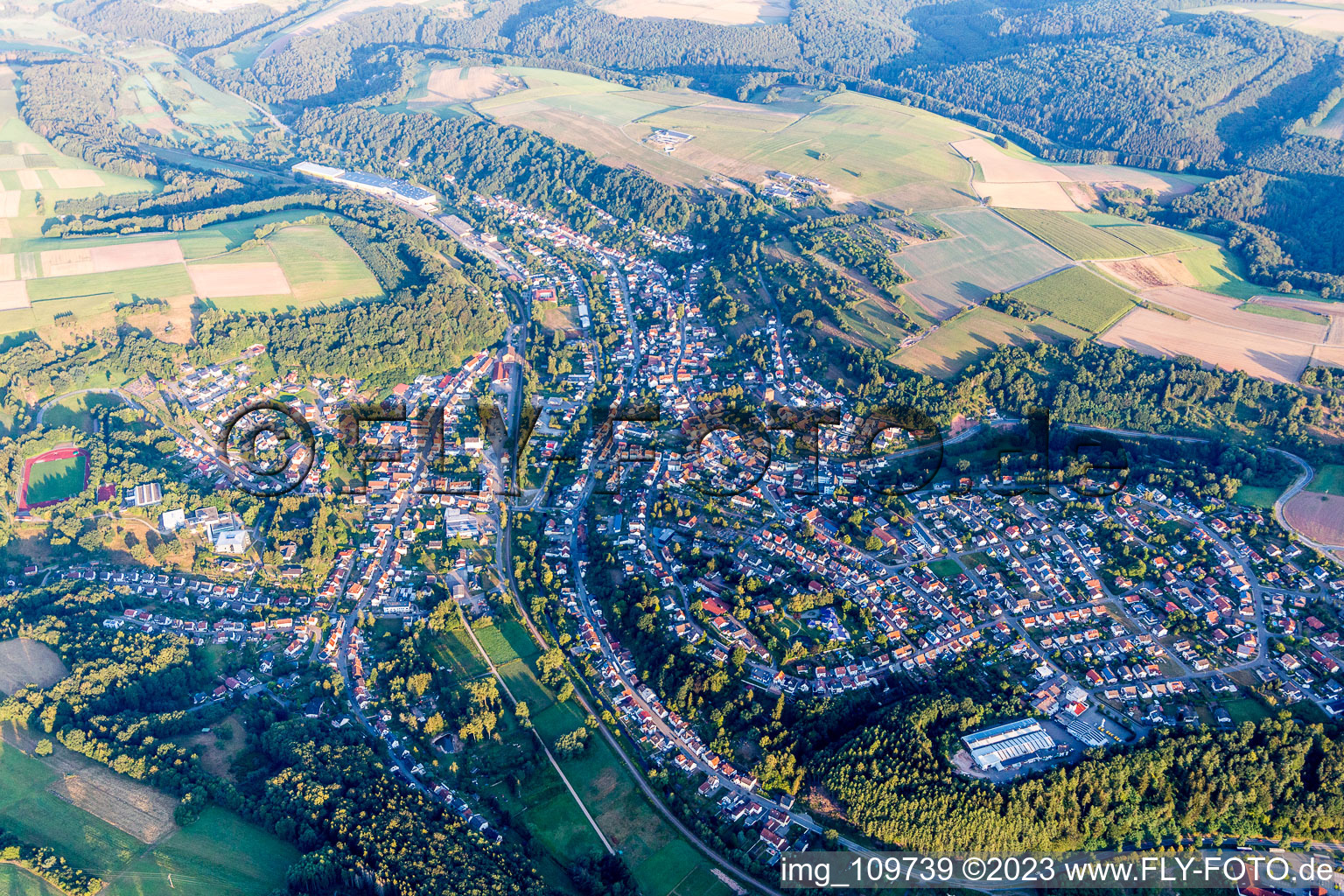 Vue aérienne de Thaleischweiler-Fröschen dans le département Rhénanie-Palatinat, Allemagne