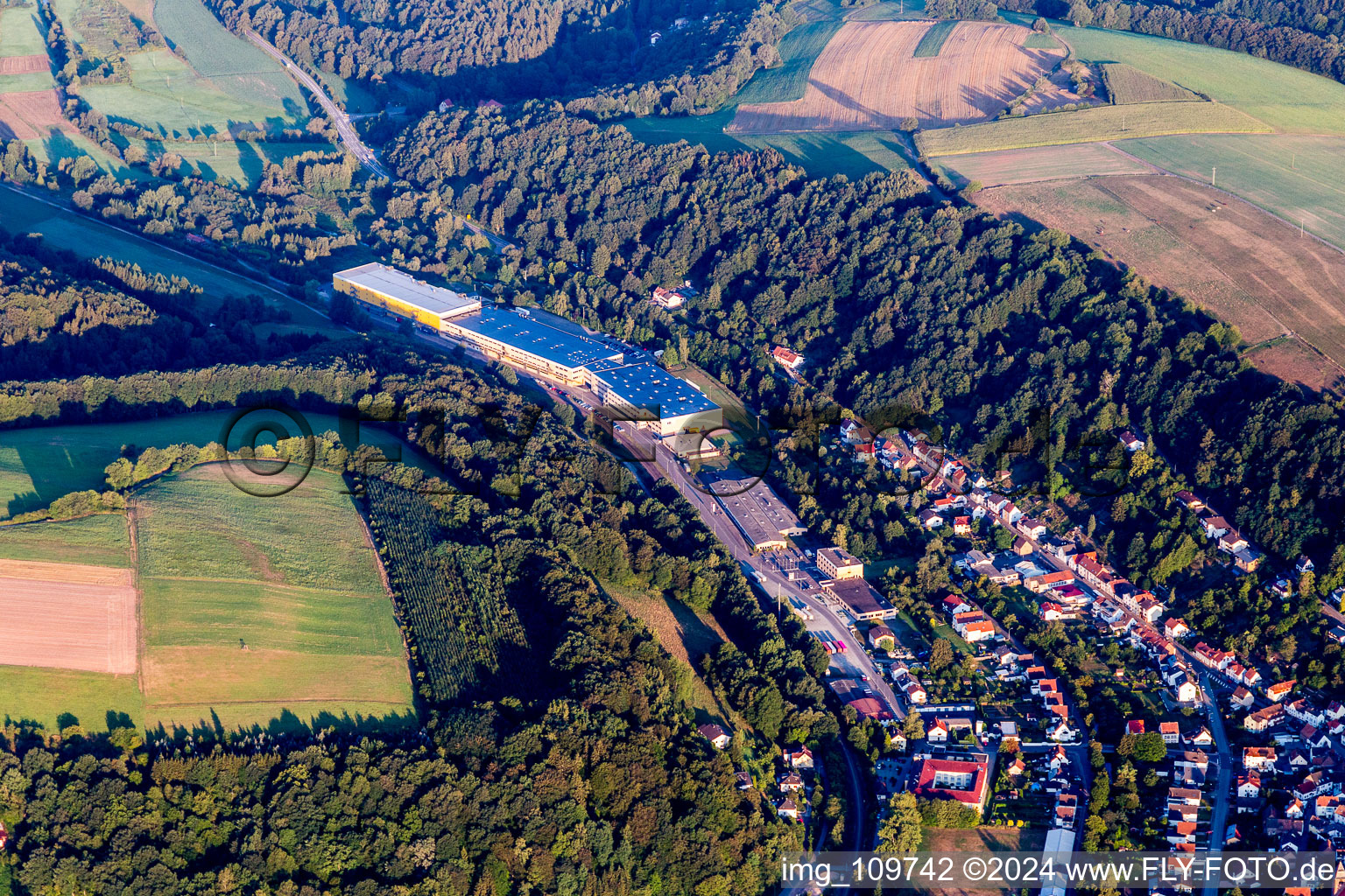 Vue aérienne de Thaleischweiler-Fröschen dans le département Rhénanie-Palatinat, Allemagne