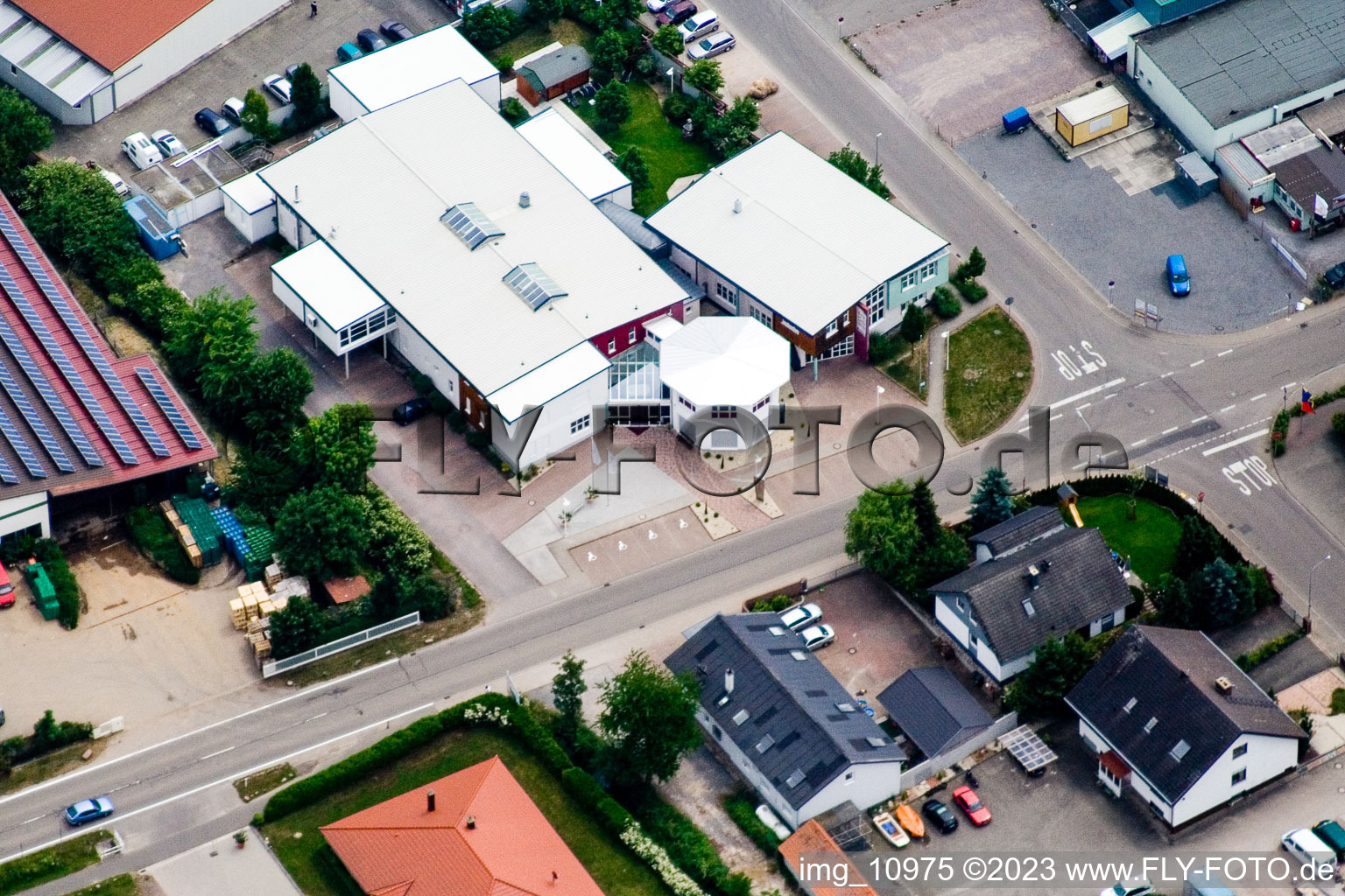 Vue oblique de Zone commerciale Est à le quartier Herxheim in Herxheim bei Landau dans le département Rhénanie-Palatinat, Allemagne