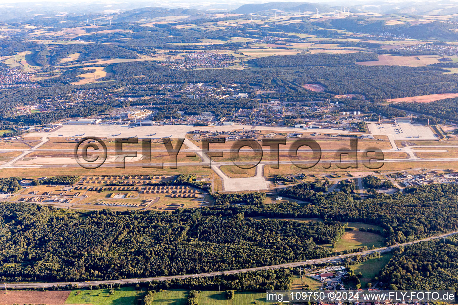 Base aérienne américaine à le quartier Ramstein in Ramstein-Miesenbach dans le département Rhénanie-Palatinat, Allemagne vue d'en haut