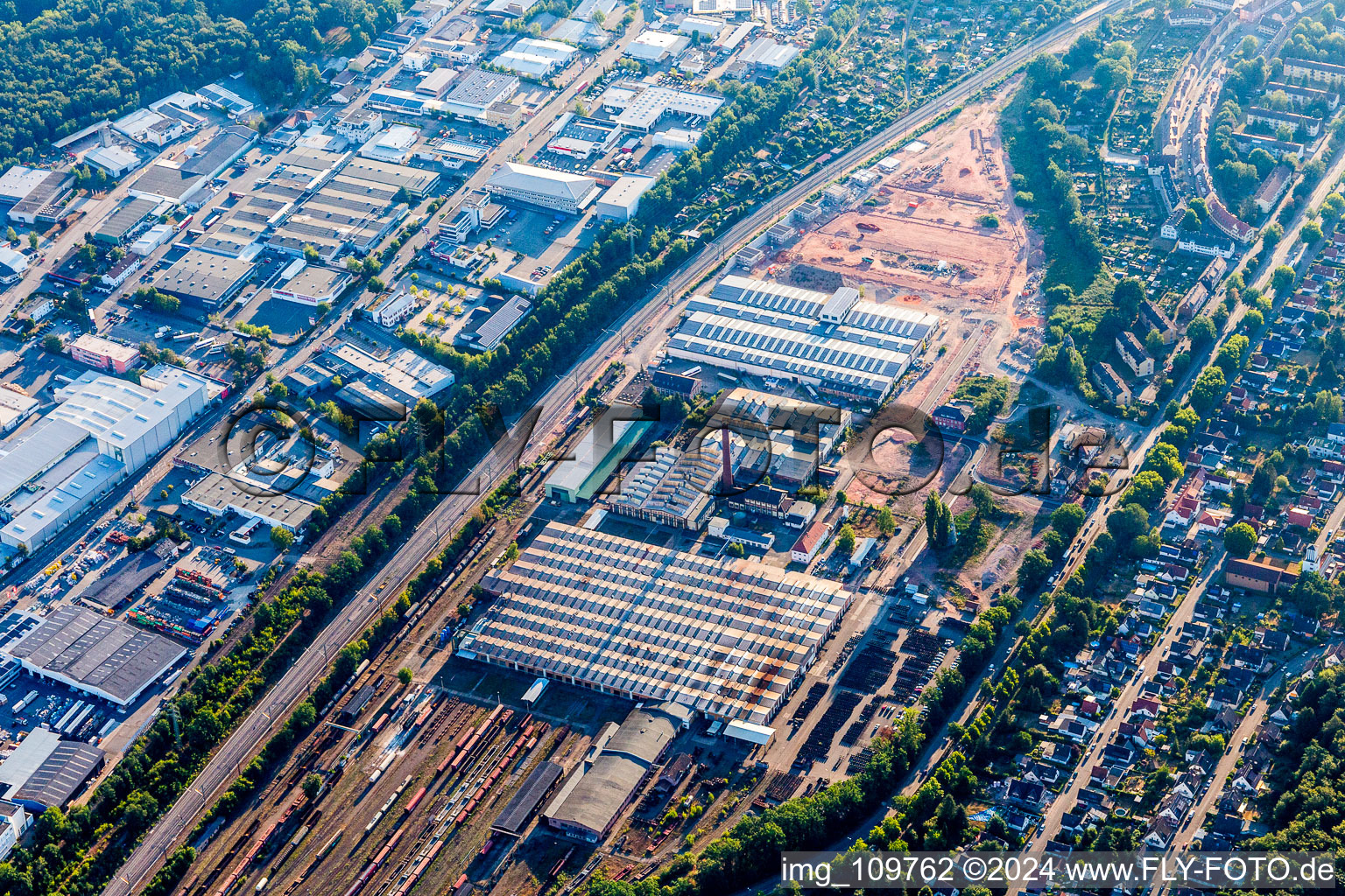 Vue aérienne de Kaiserlautern, gare de triage à Kaiserslautern dans le département Rhénanie-Palatinat, Allemagne