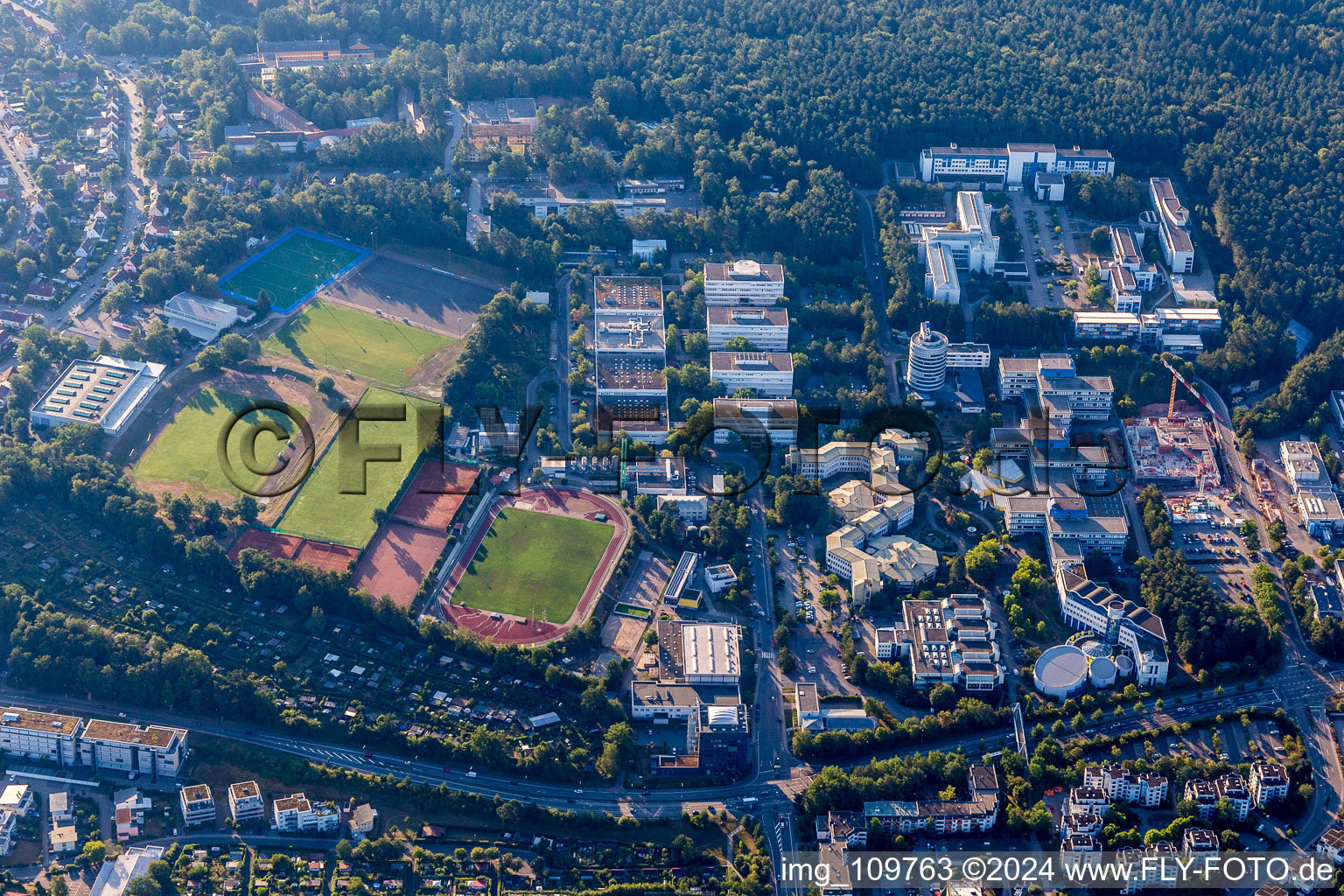 Vue aérienne de Kaiserslautern dans le département Rhénanie-Palatinat, Allemagne