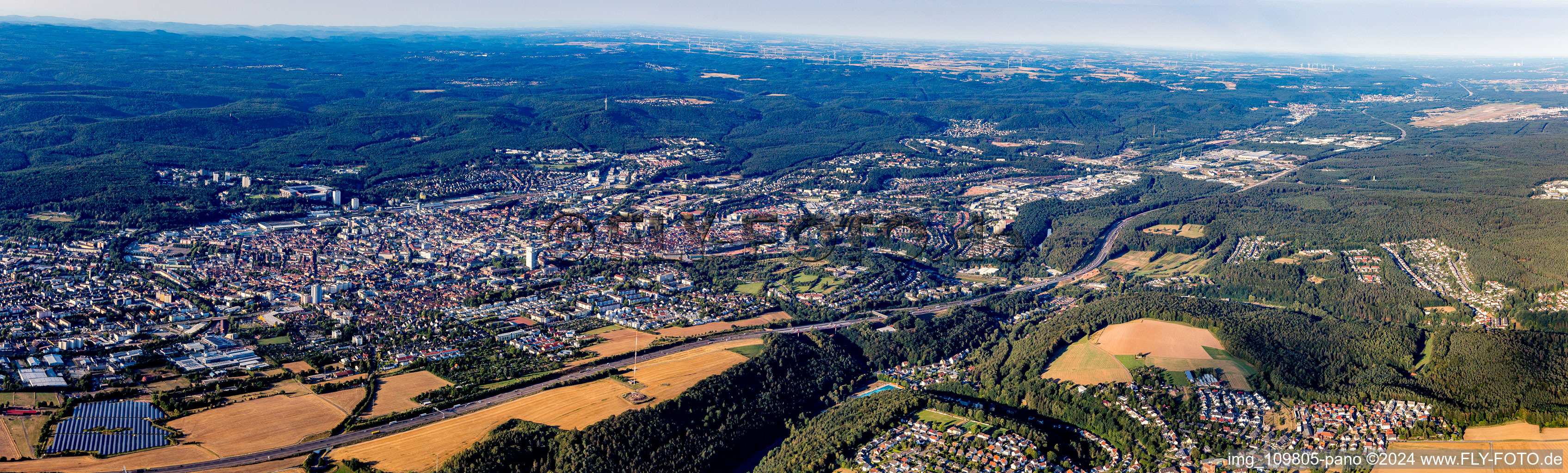 Vue aérienne de Panorama à le quartier Erlenbach in Kaiserslautern dans le département Rhénanie-Palatinat, Allemagne