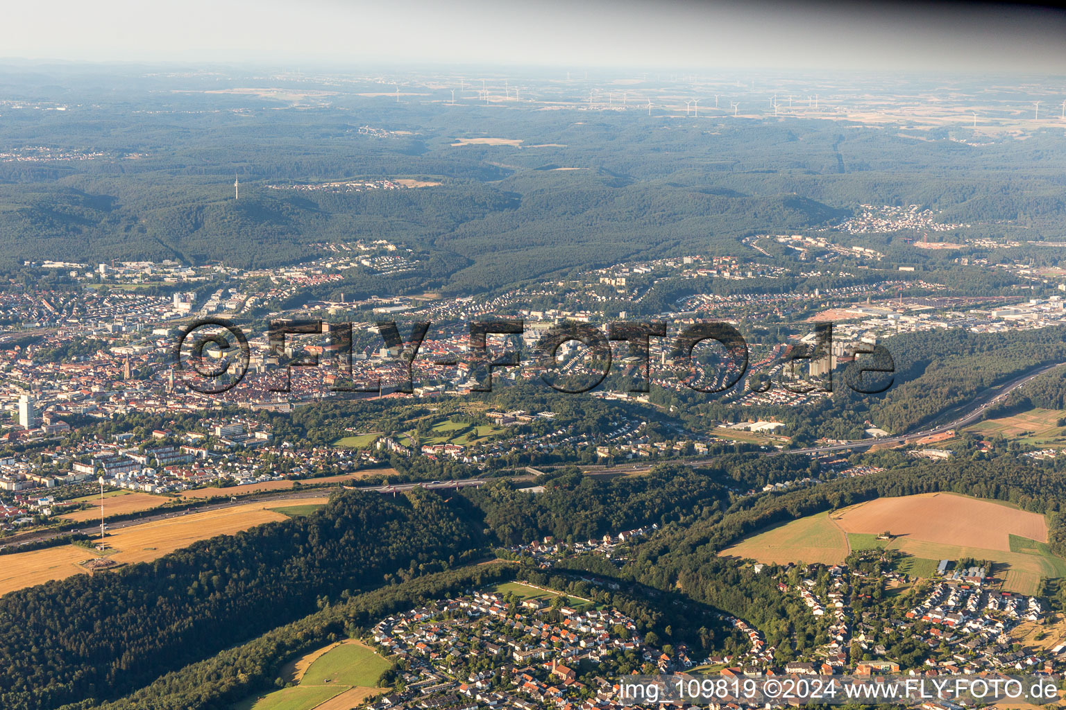 Kaiserslautern dans le département Rhénanie-Palatinat, Allemagne du point de vue du drone