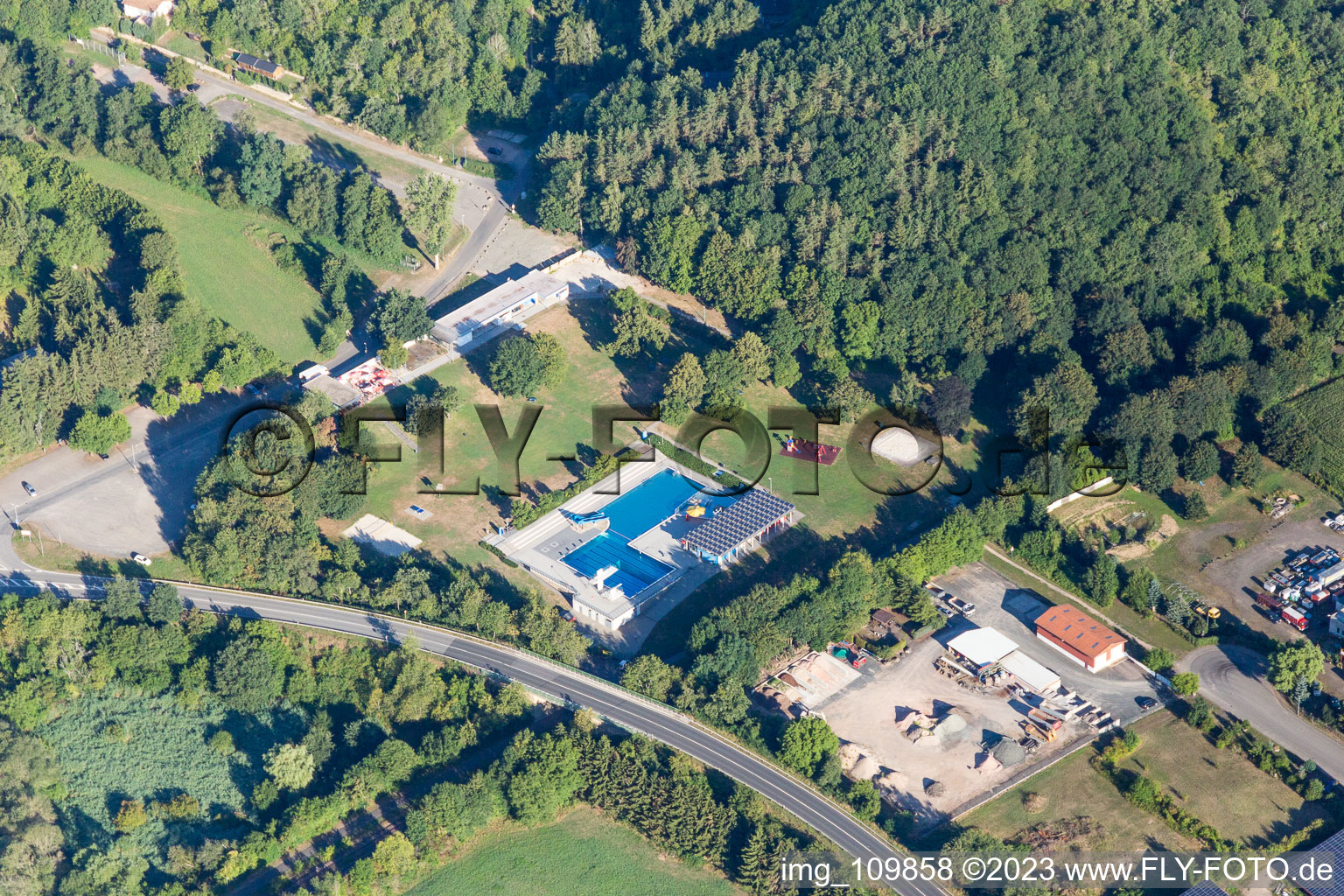 Meisenheim dans le département Rhénanie-Palatinat, Allemagne depuis l'avion