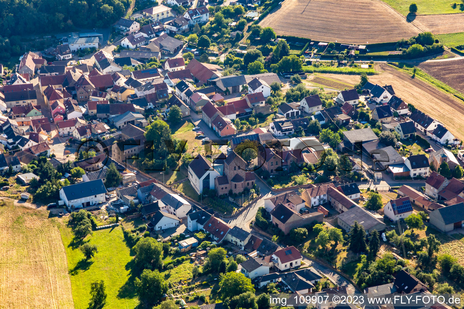 Vue aérienne de Triftstr à Hallgarten dans le département Rhénanie-Palatinat, Allemagne