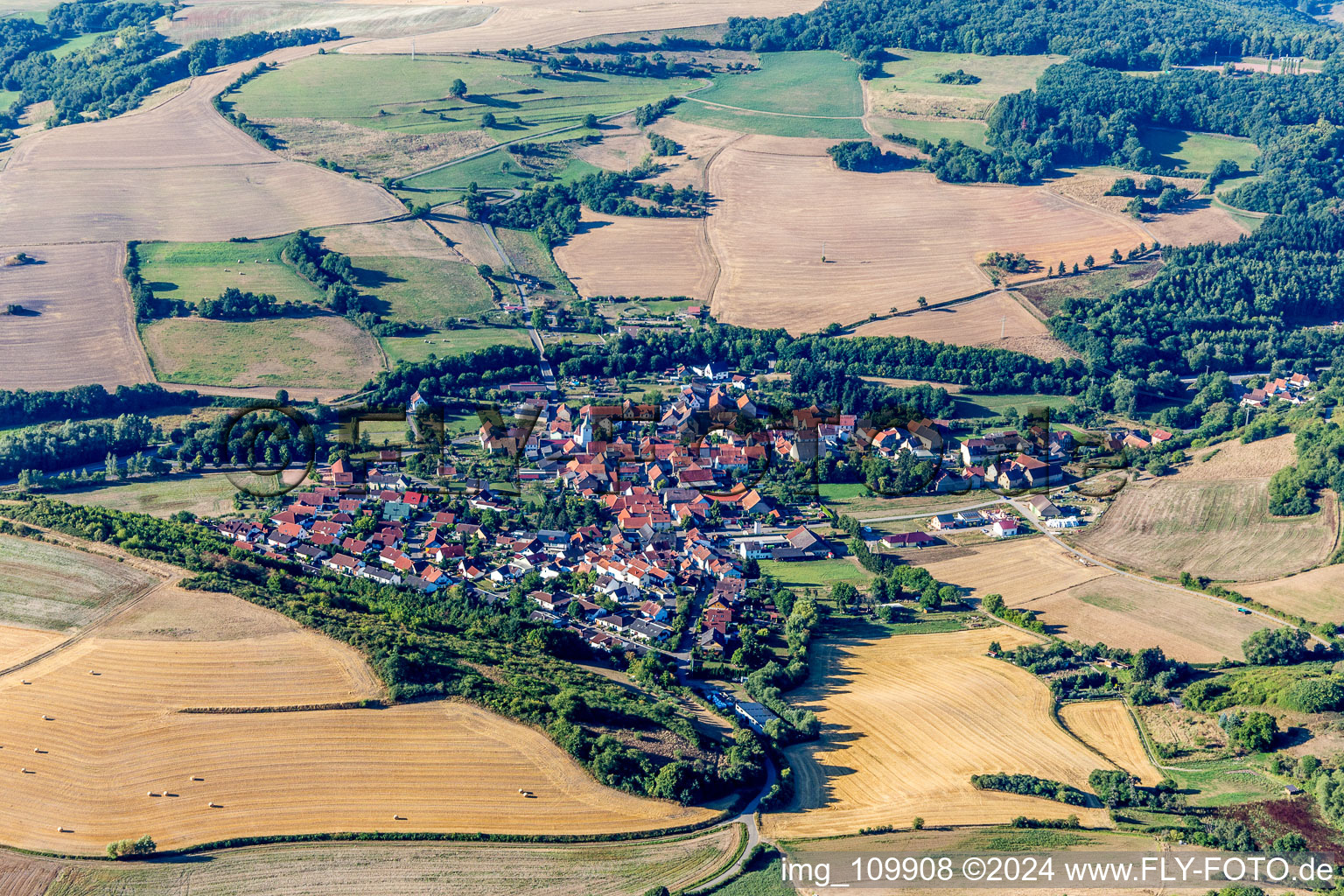 Vue aérienne de Niedermoschel dans le département Rhénanie-Palatinat, Allemagne