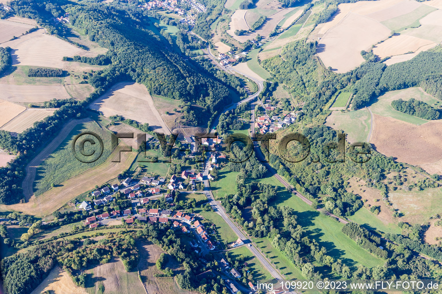 Vue aérienne de Mannweiler-Cölln dans le département Rhénanie-Palatinat, Allemagne