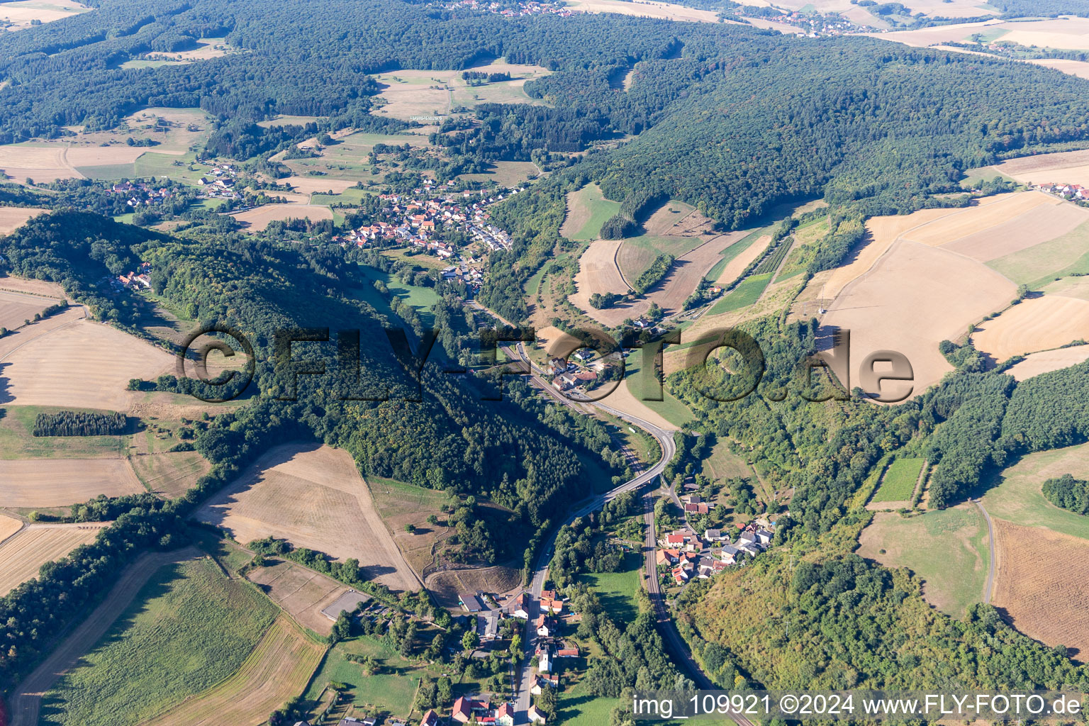 Vue aérienne de Mannweiler-Cölln dans le département Rhénanie-Palatinat, Allemagne