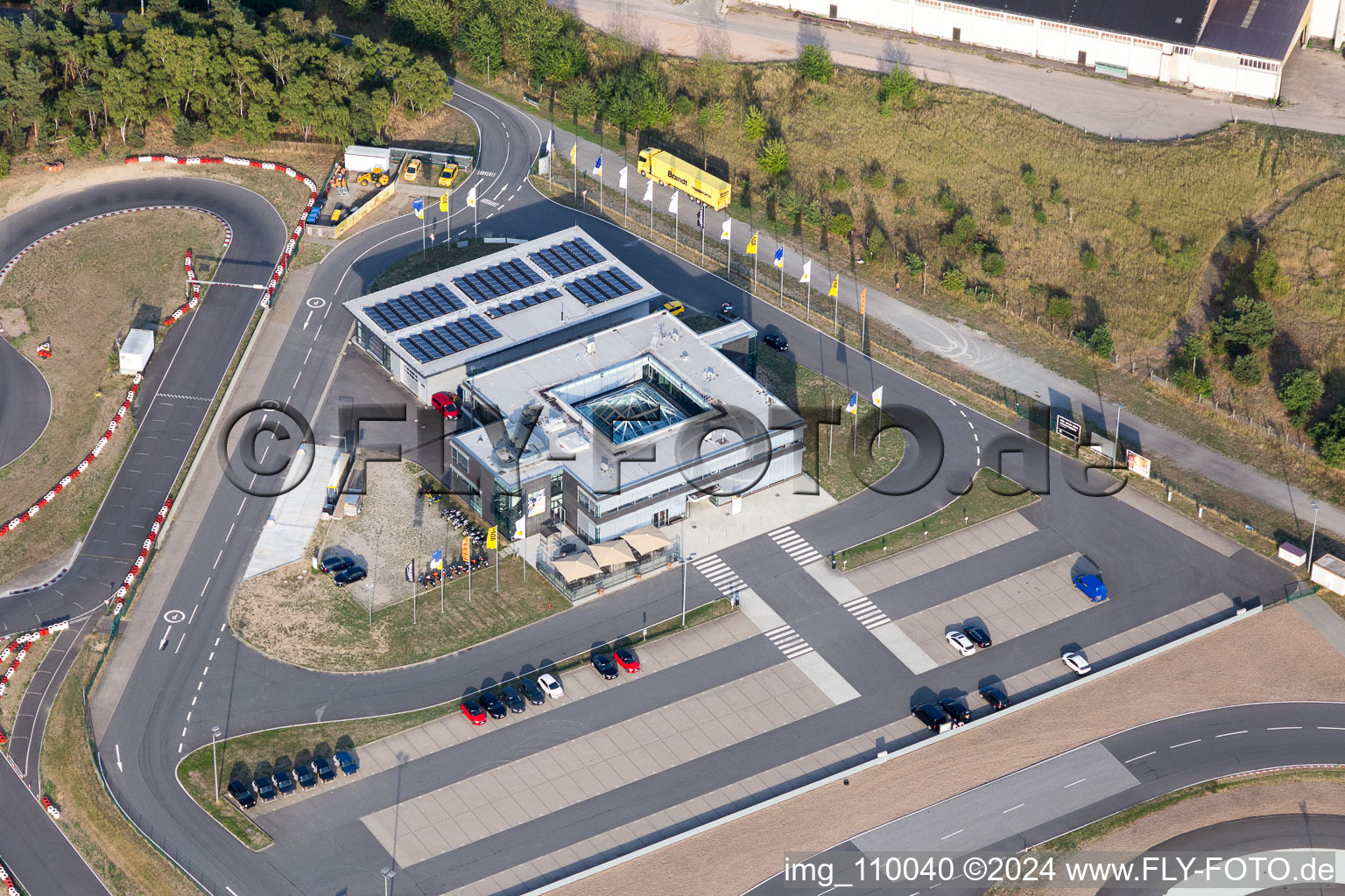 Photographie aérienne de Piste de karting de Lunebourg et centre de sécurité de conduite ADAC Hansa à Embsen dans le département Basse-Saxe, Allemagne