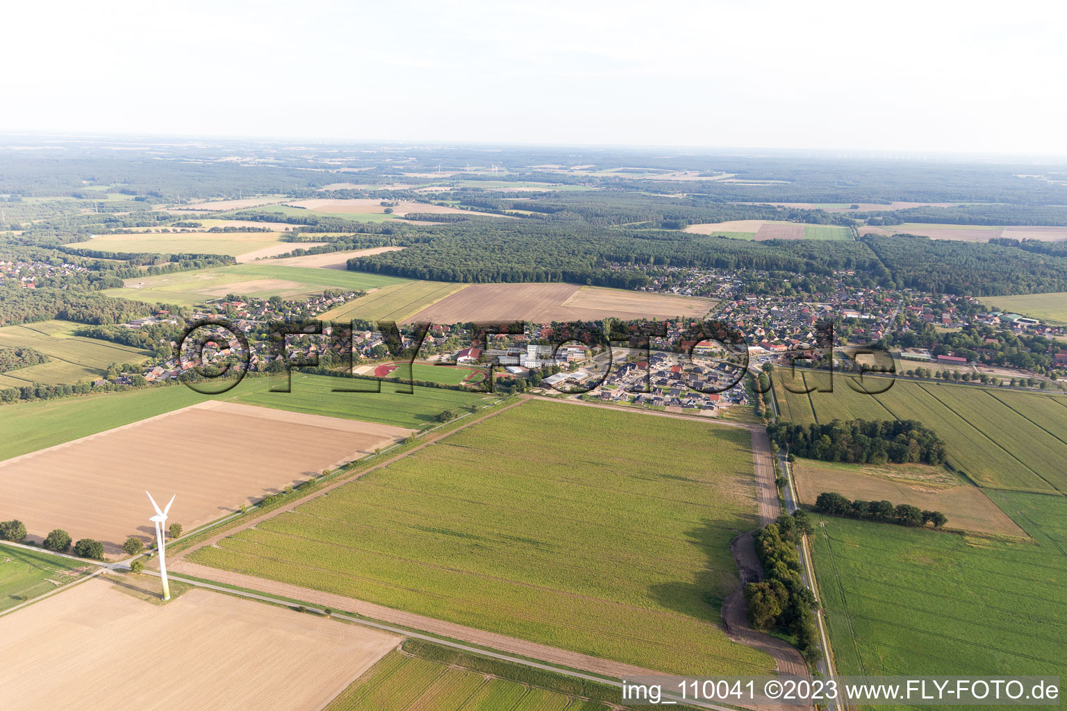 Vue aérienne de Oerzen dans le département Basse-Saxe, Allemagne