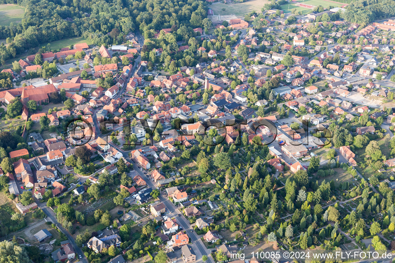 Ebstorf dans le département Basse-Saxe, Allemagne depuis l'avion