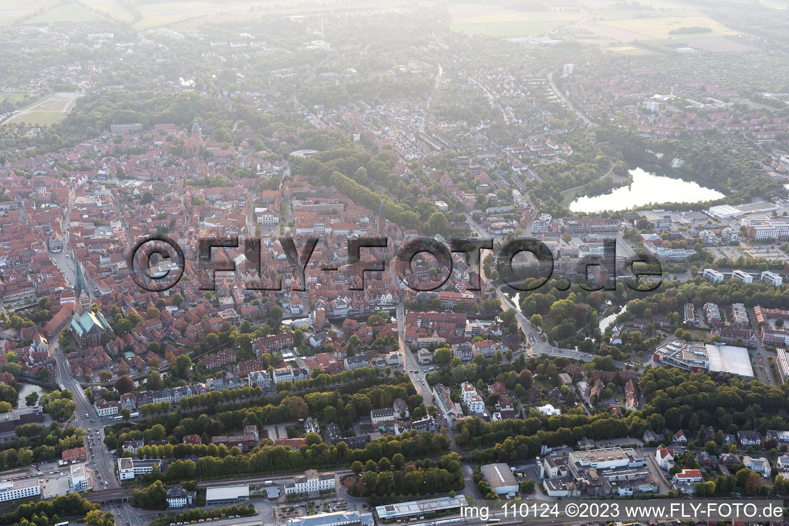 Vue aérienne de Vieille ville à Lüneburg dans le département Basse-Saxe, Allemagne