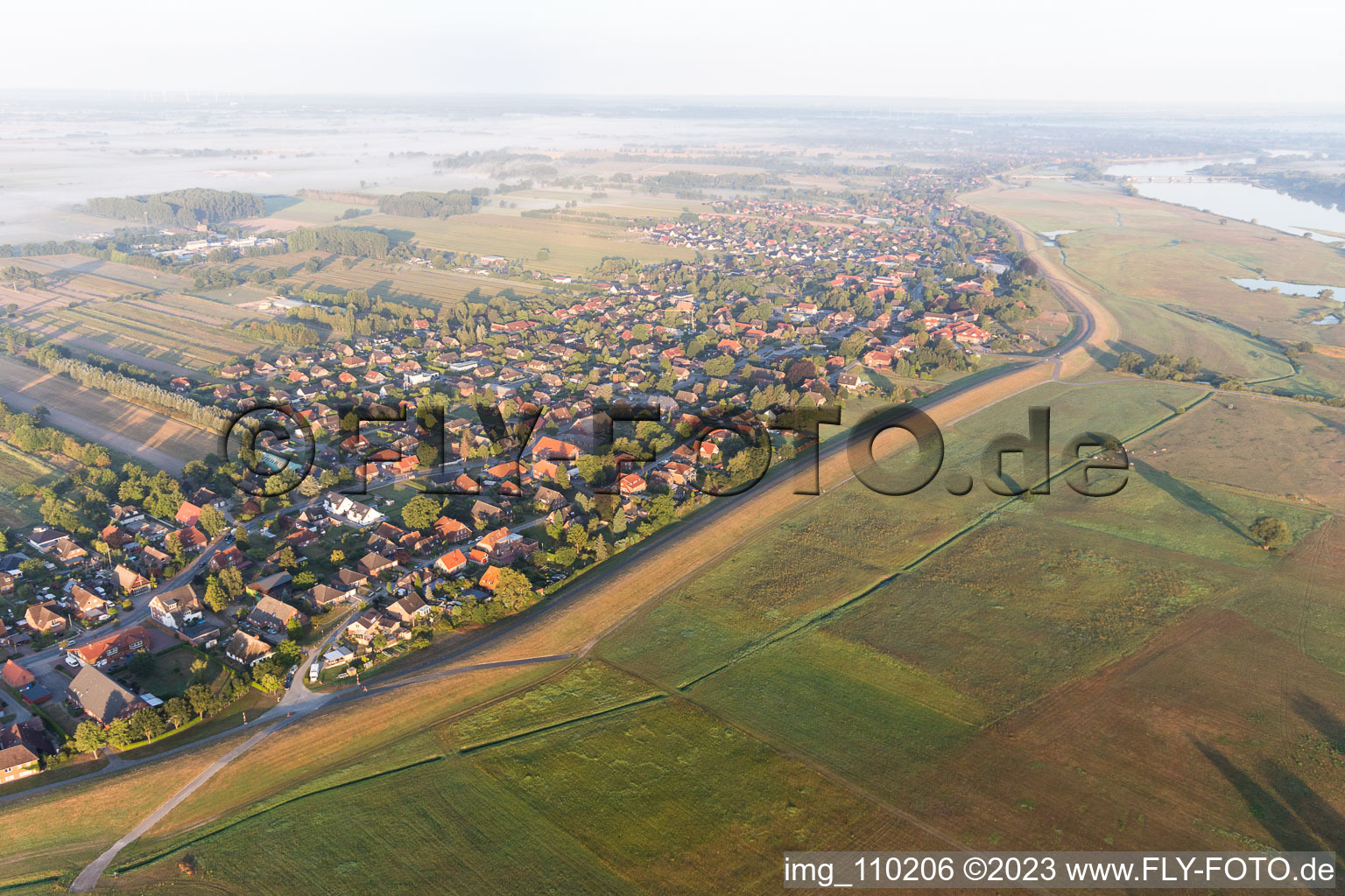Vue aérienne de Marschacht dans le département Basse-Saxe, Allemagne