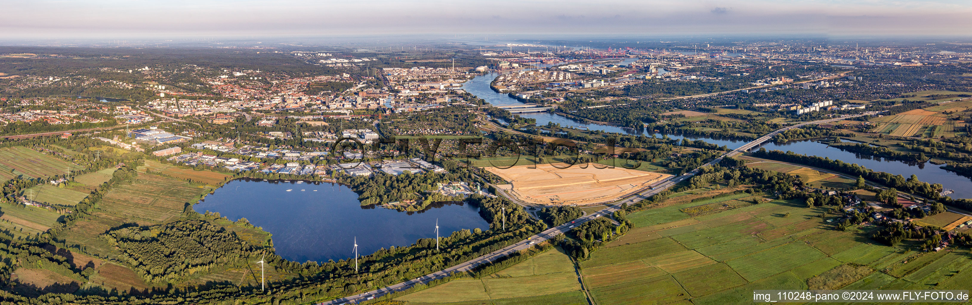 Vue aérienne de Panorama des rives de la Süderelbe dans le quartier de Harburg à Hamburg dans le département Hambourg, Allemagne