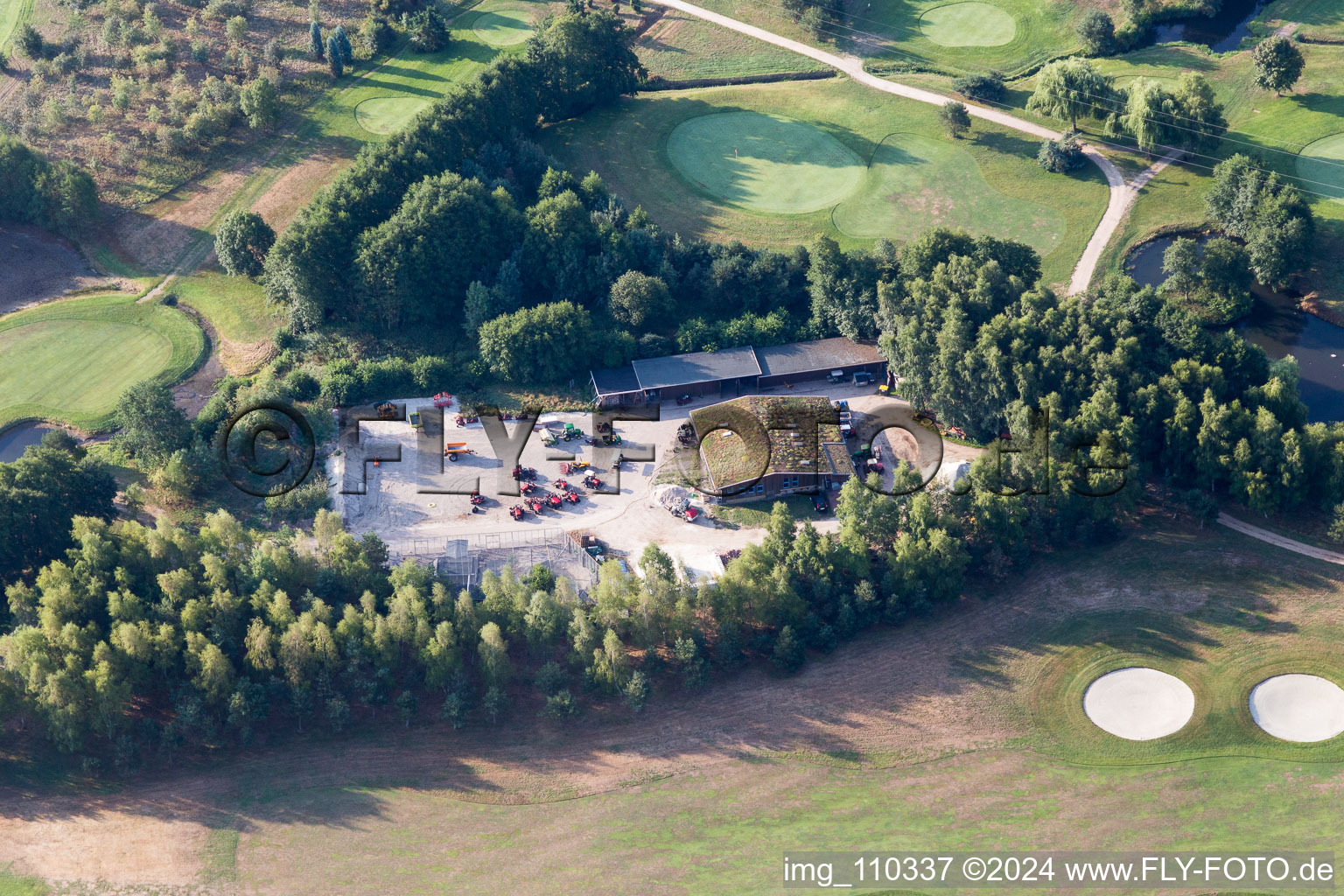 Vue oblique de Terrain du parcours de golf Green Eagle à Winsen (Luhe) dans le département Basse-Saxe, Allemagne