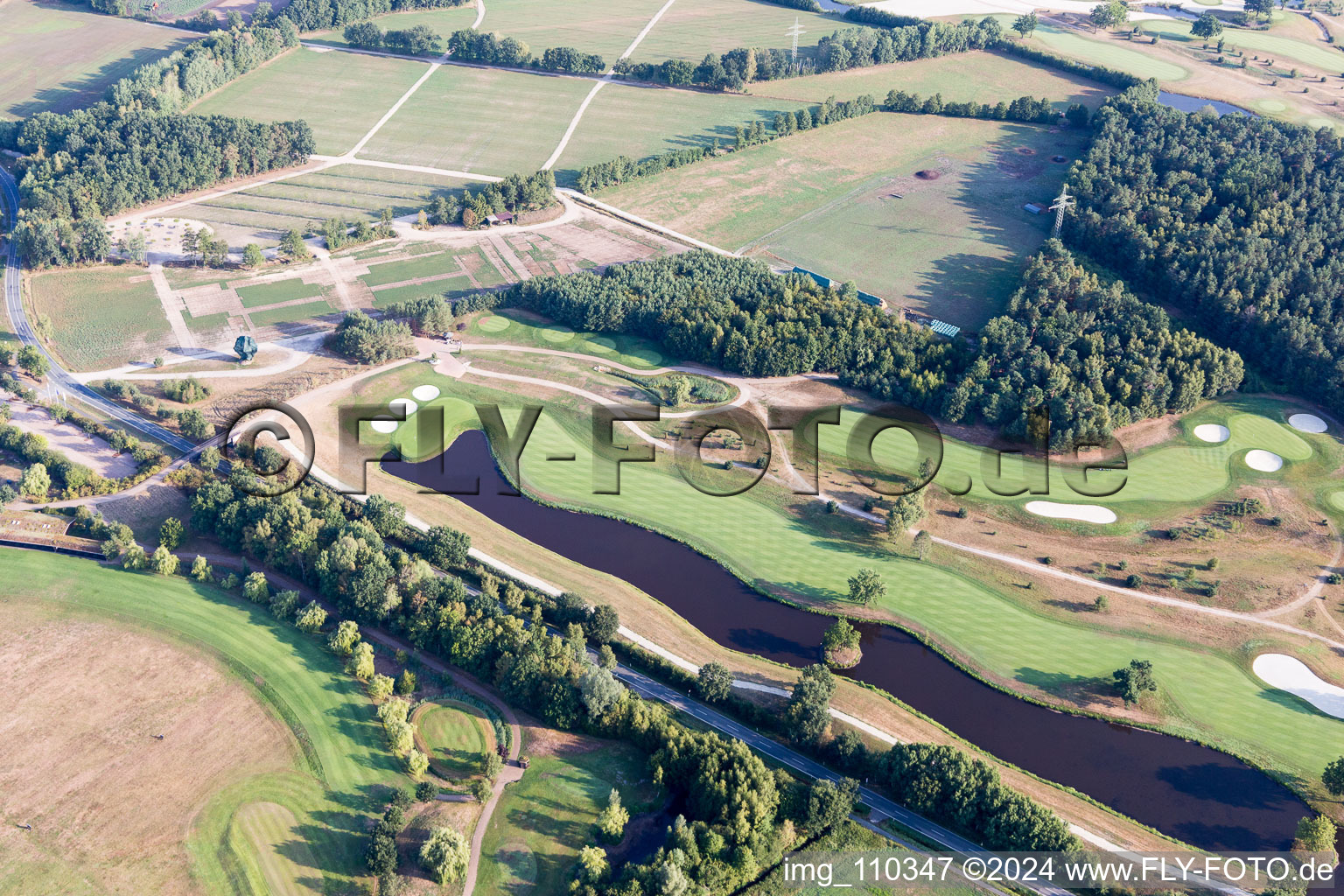 Vue oblique de Terrain du parcours de golf Green Eagle à Winsen (Luhe) dans le département Basse-Saxe, Allemagne