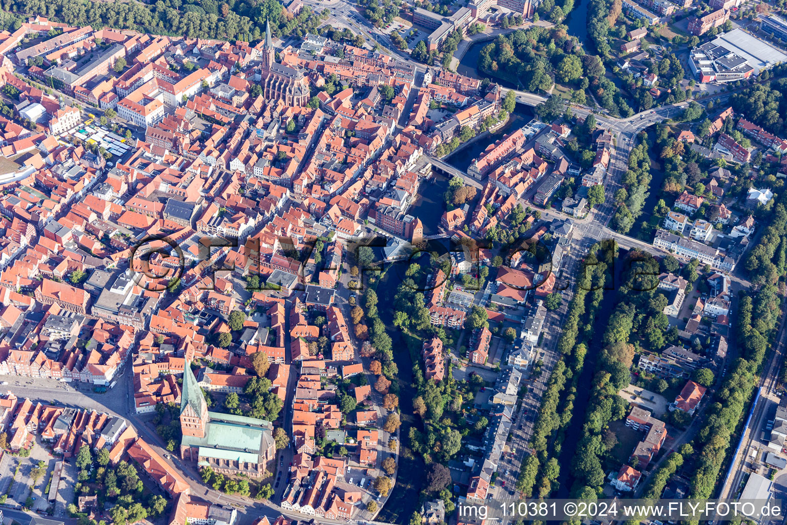 Lüneburg dans le département Basse-Saxe, Allemagne depuis l'avion