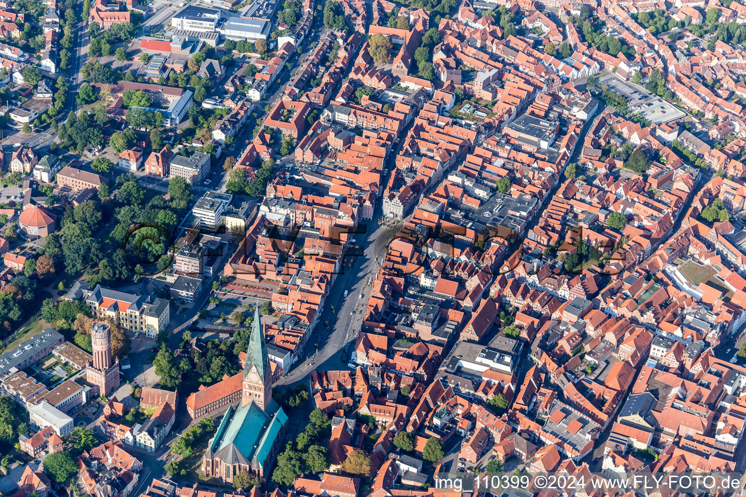 Vue aérienne de Ensemble carré Am Sande au centre-ville à Lüneburg dans le département Basse-Saxe, Allemagne