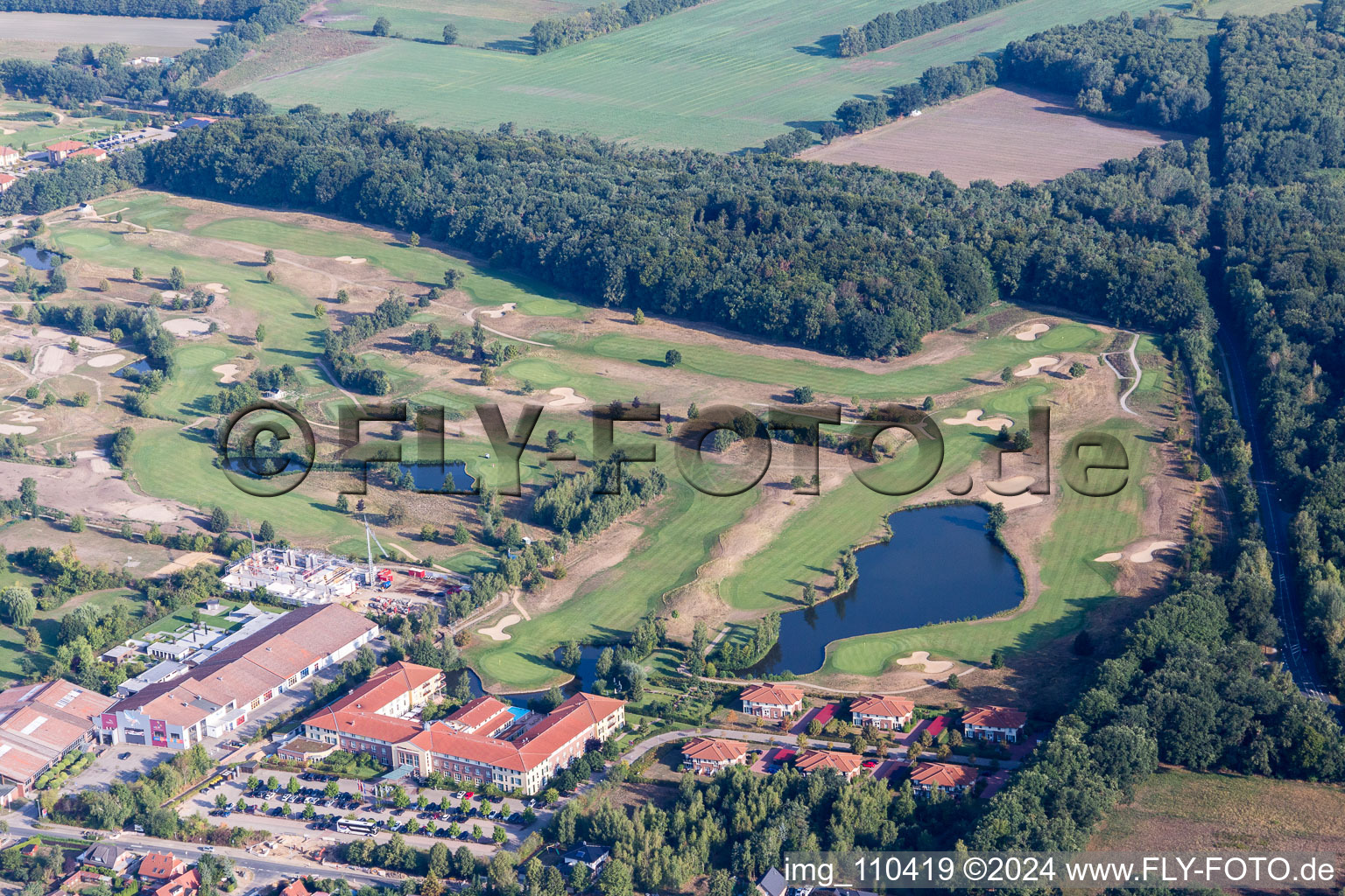 Vue aérienne de Terrain du golf Golf Resort Adendorf à Adendorf dans le département Basse-Saxe, Allemagne