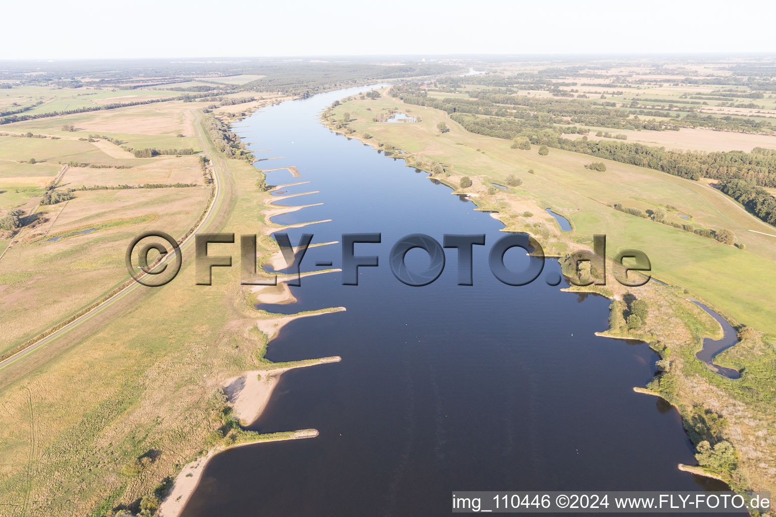 Vue aérienne de Contreforts de l'Elbe à Barförde dans le département Basse-Saxe, Allemagne