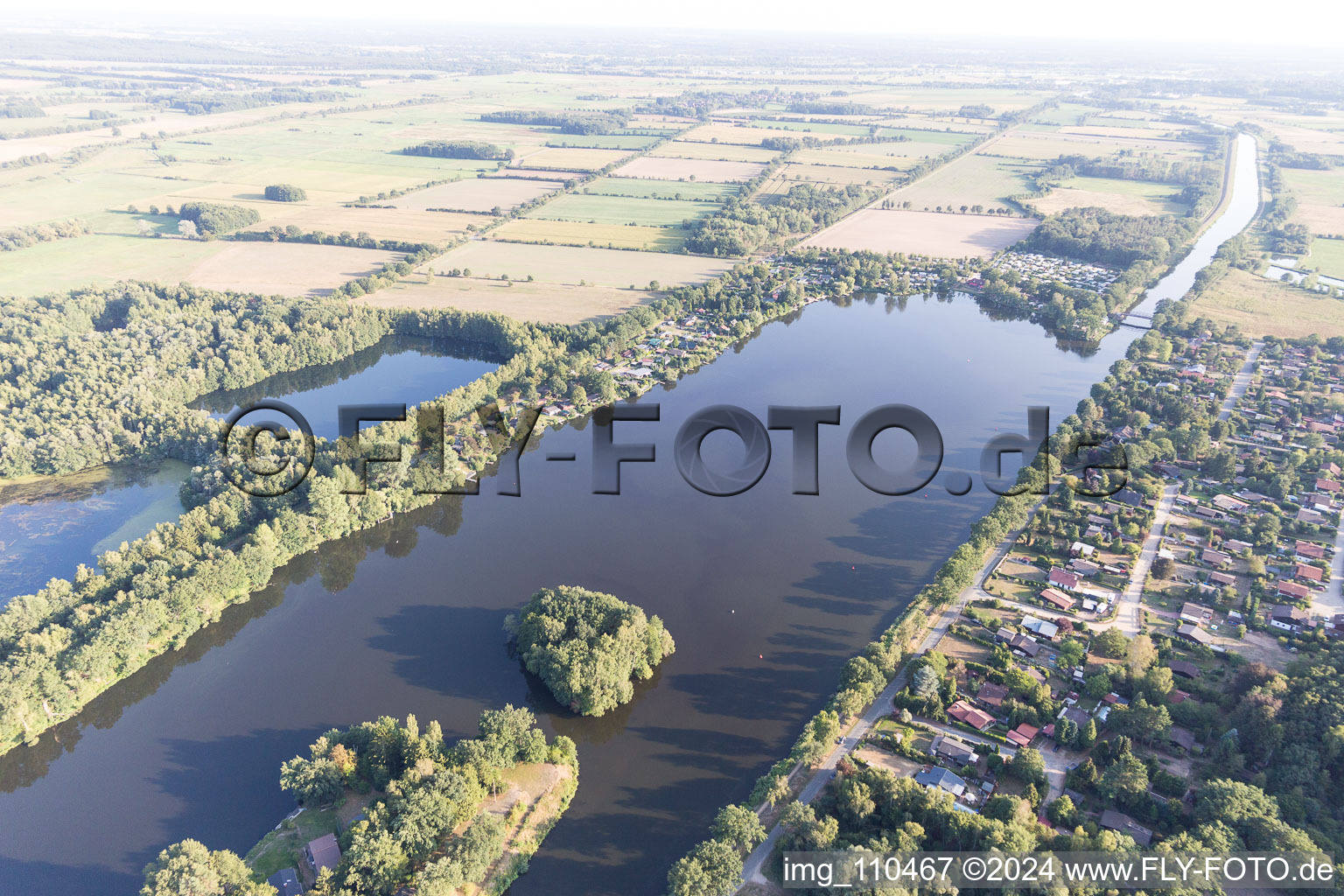 Camping Lac Lanzer à Basedow dans le département Schleswig-Holstein, Allemagne depuis l'avion