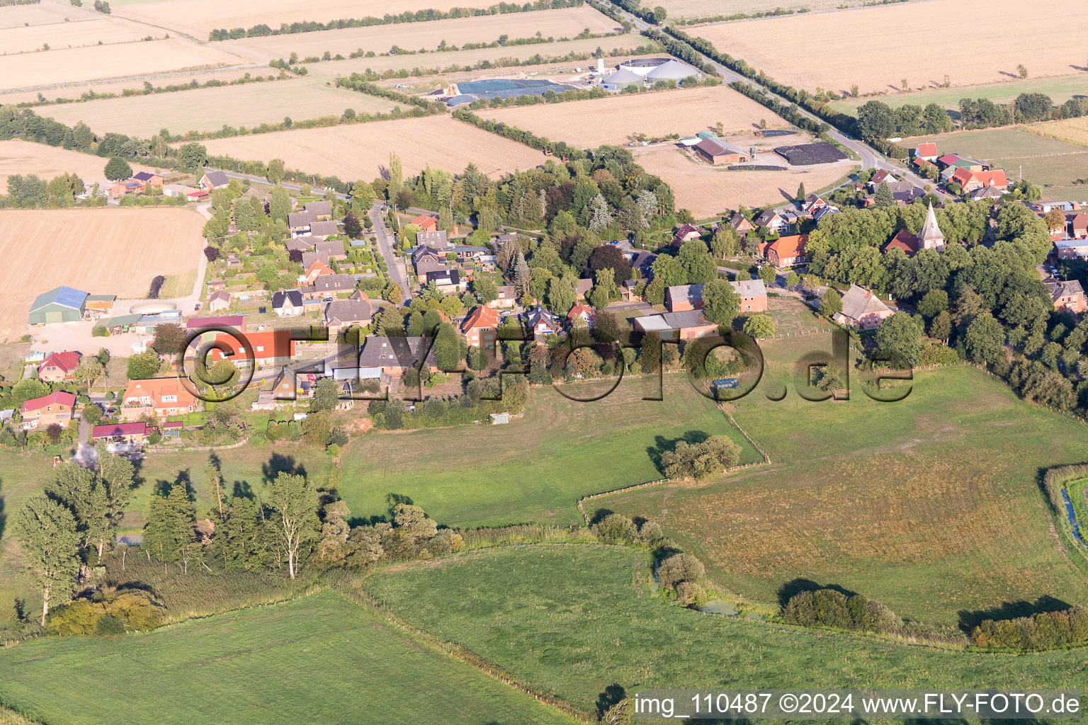 Vue aérienne de Village à Büchen dans le département Schleswig-Holstein, Allemagne