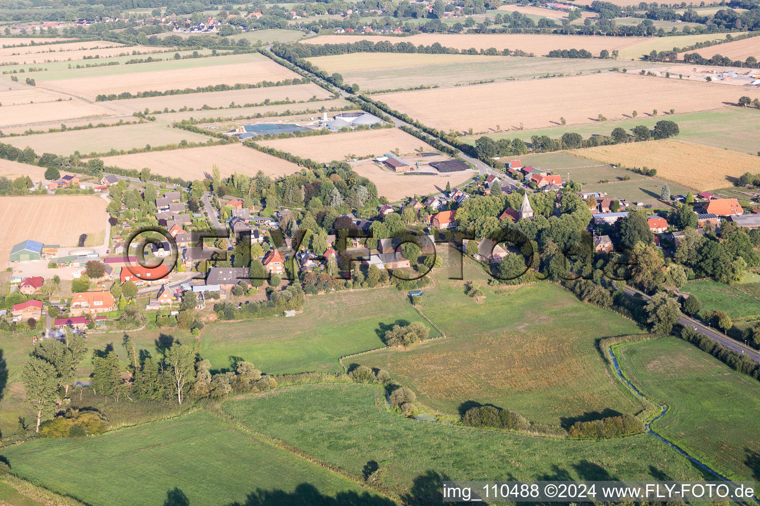 Vue aérienne de Village à Büchen dans le département Schleswig-Holstein, Allemagne